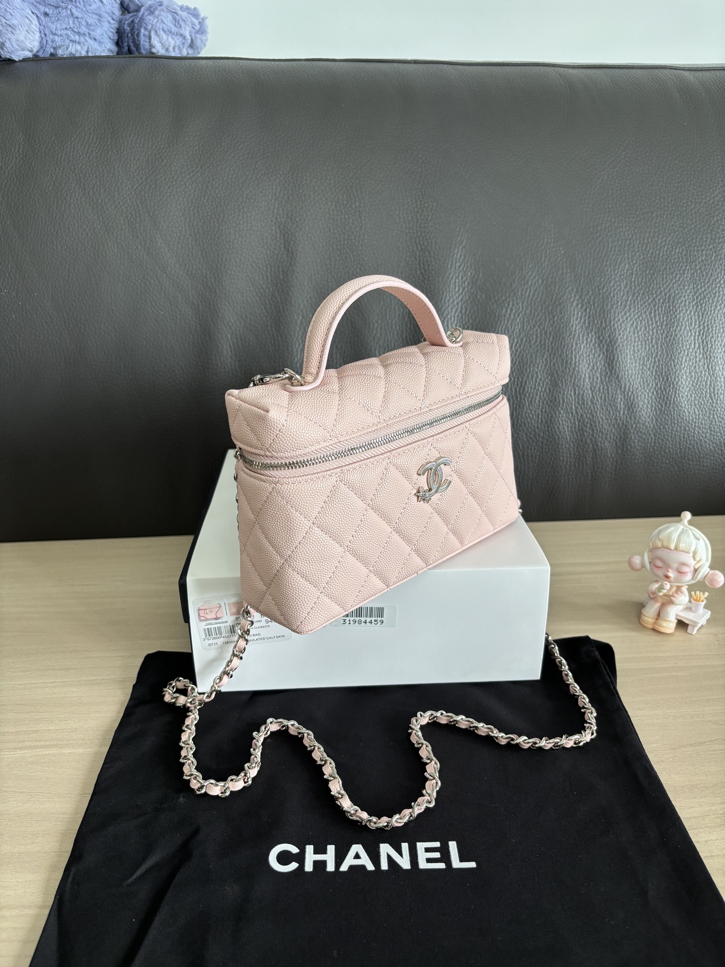 Chanel 25B Winter New Small Chain Clutch in Grain Calfskin - Pink 2 i1753241958641 225 0 1