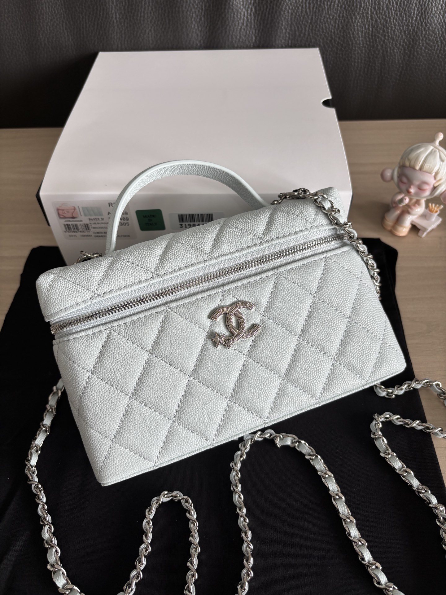 Chanel 25B Winter New Small Chain Clutch Bag, Grained Calfskin with Gold Metal 7 i1753241982295 9555 0 5