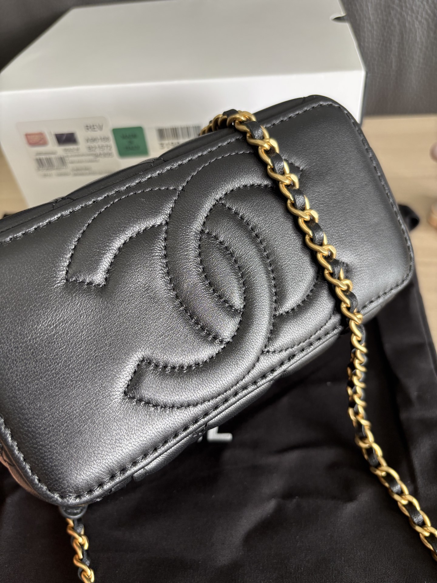 Chanel Lambskin Quilted Vanity Bag with Chain Strap - Black 5 i1754542343314 7535 0 4