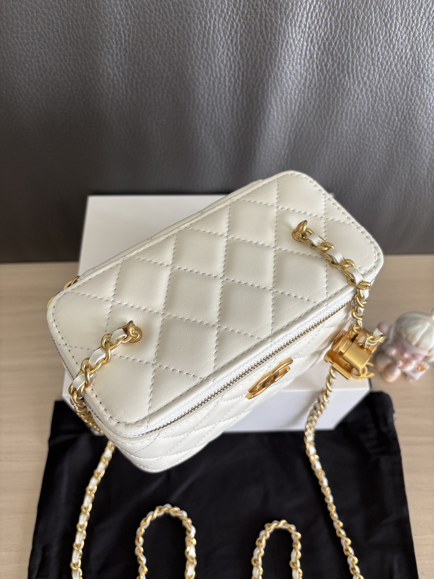 Chanel Lambskin Quilted Cosmetic Bag with Chain Strap - White 3 i1755235089142 4171 0 1