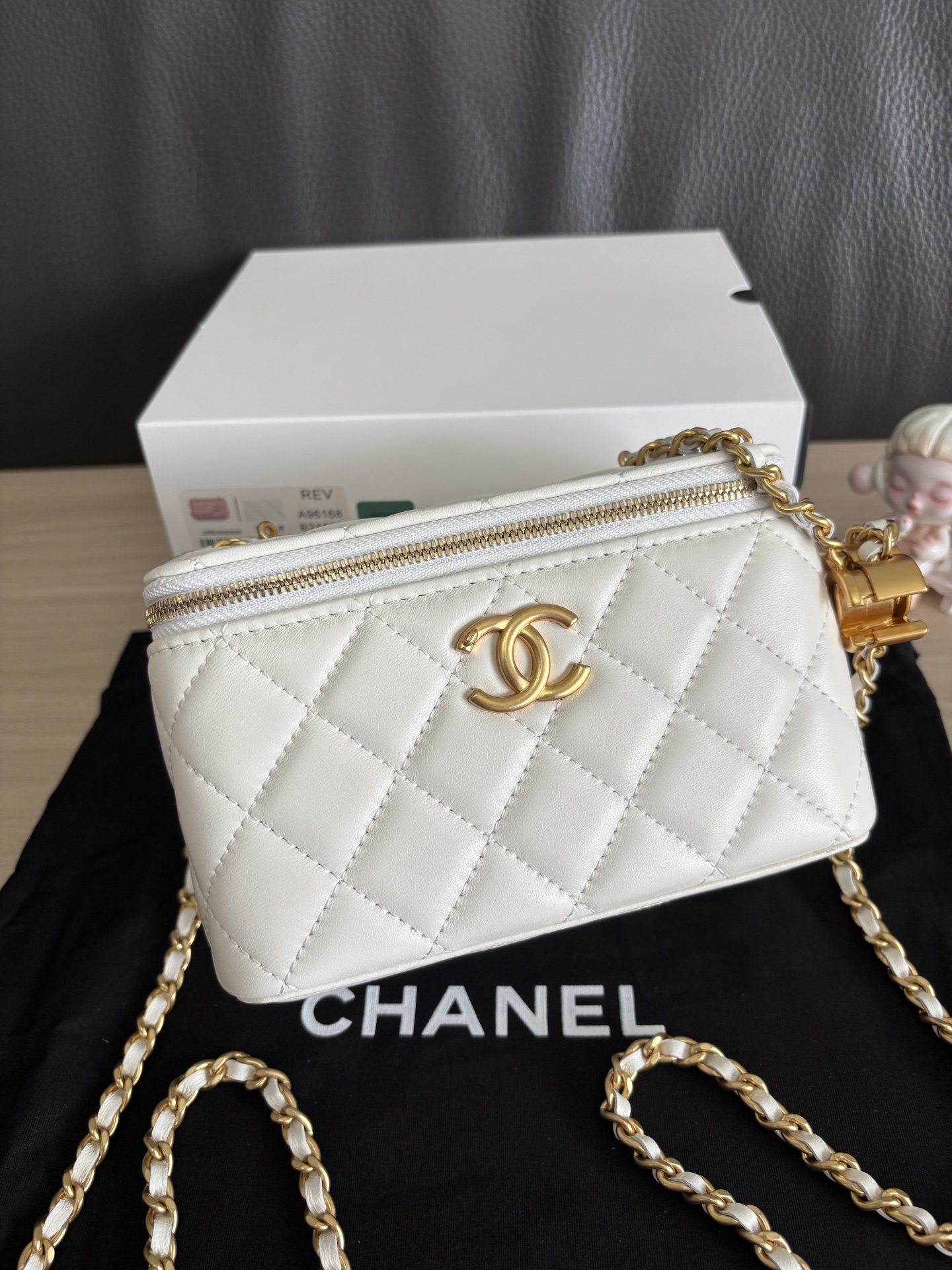 Chanel Lambskin Quilted Cosmetic Bag with Chain Strap - White 7 i1755235089142 9698 0 5