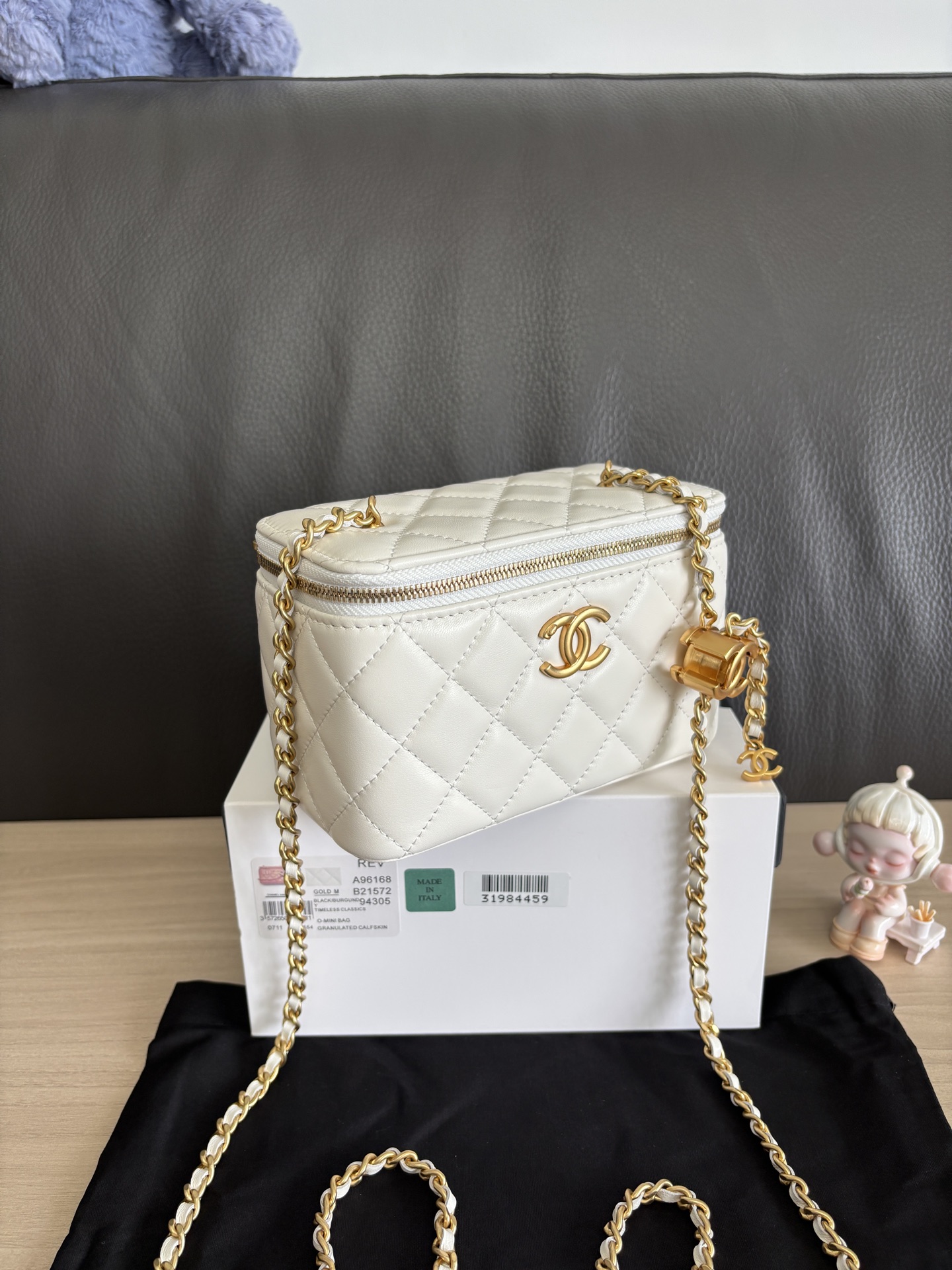 Chanel Lambskin Quilted Cosmetic Bag with Chain Strap - White 4 i1755235091234 954 0 2