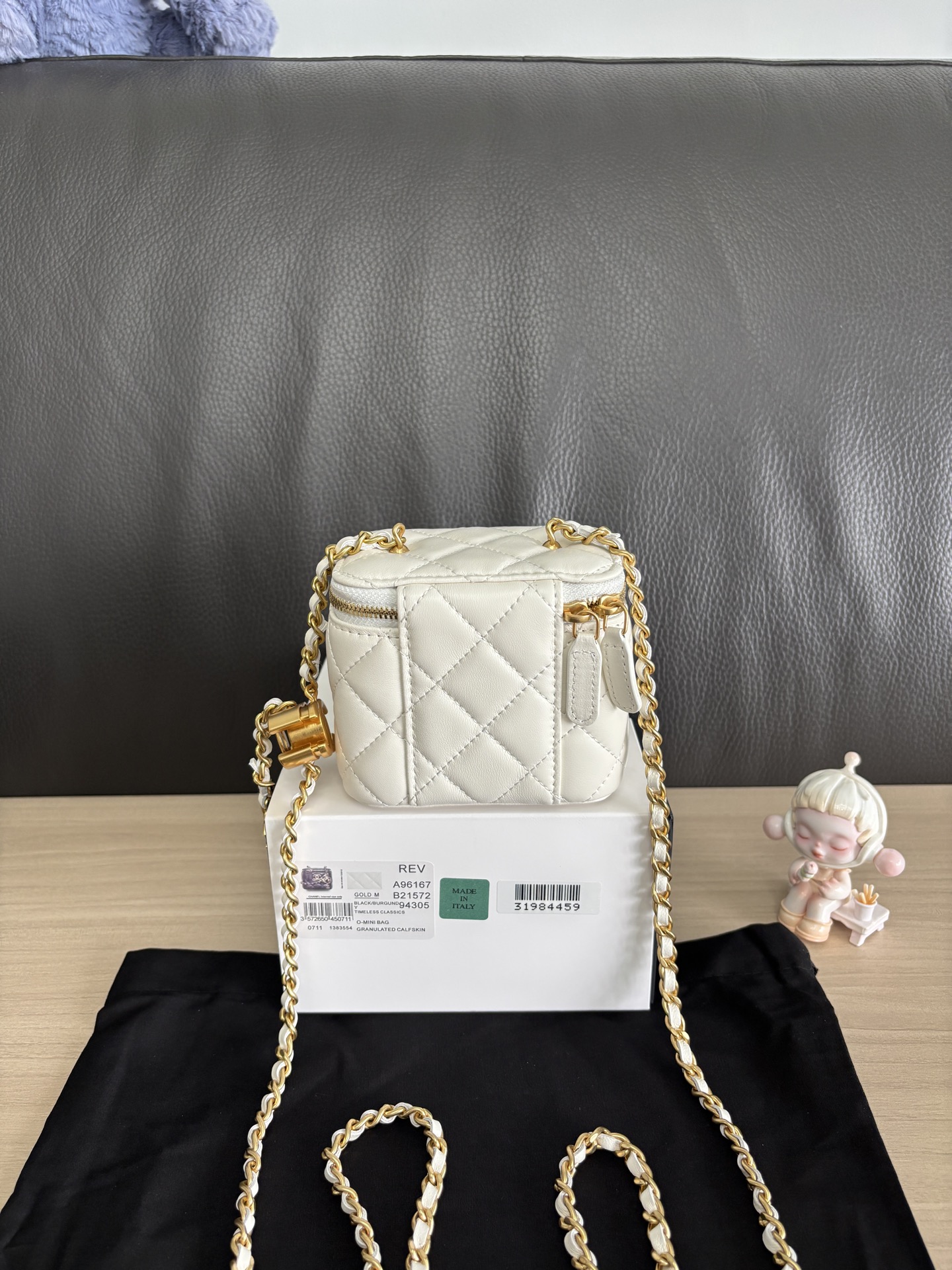 Chanel Lambskin Quilted Cosmetic Box with Chain Strap, 12 cm 5 i1755235116330 7935 0 3