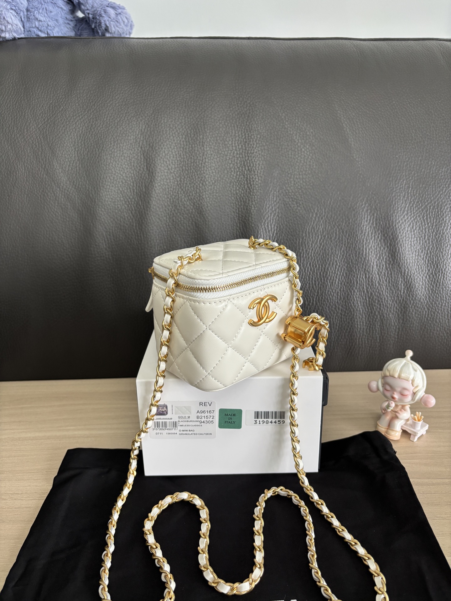 Chanel Lambskin Quilted Cosmetic Box with Chain Strap, 12 cm 4 i1755235119973 4108 0 2