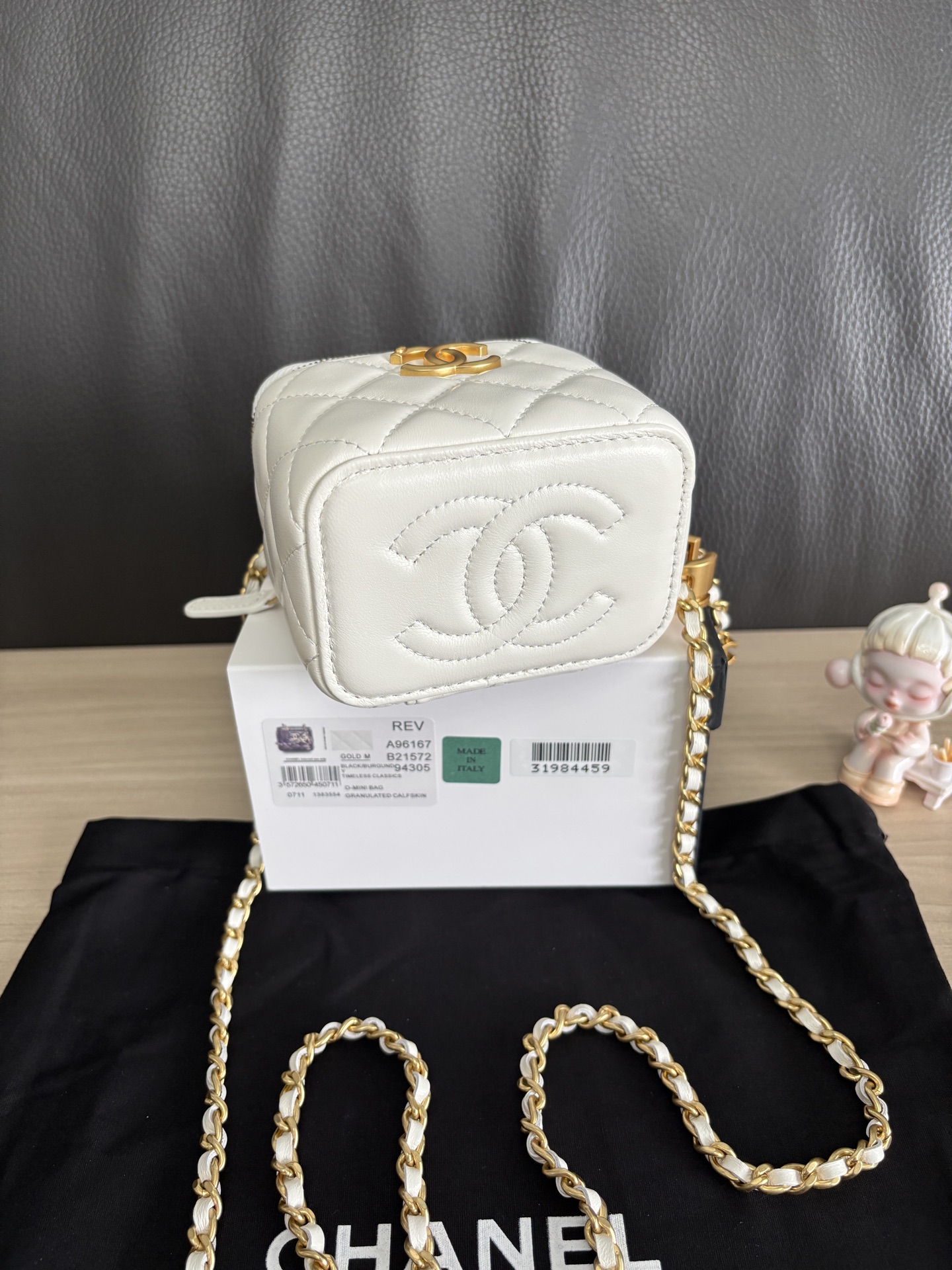 Chanel Lambskin Quilted Cosmetic Box with Chain Strap, 12 cm 6 i1755235120081 5236 0 4