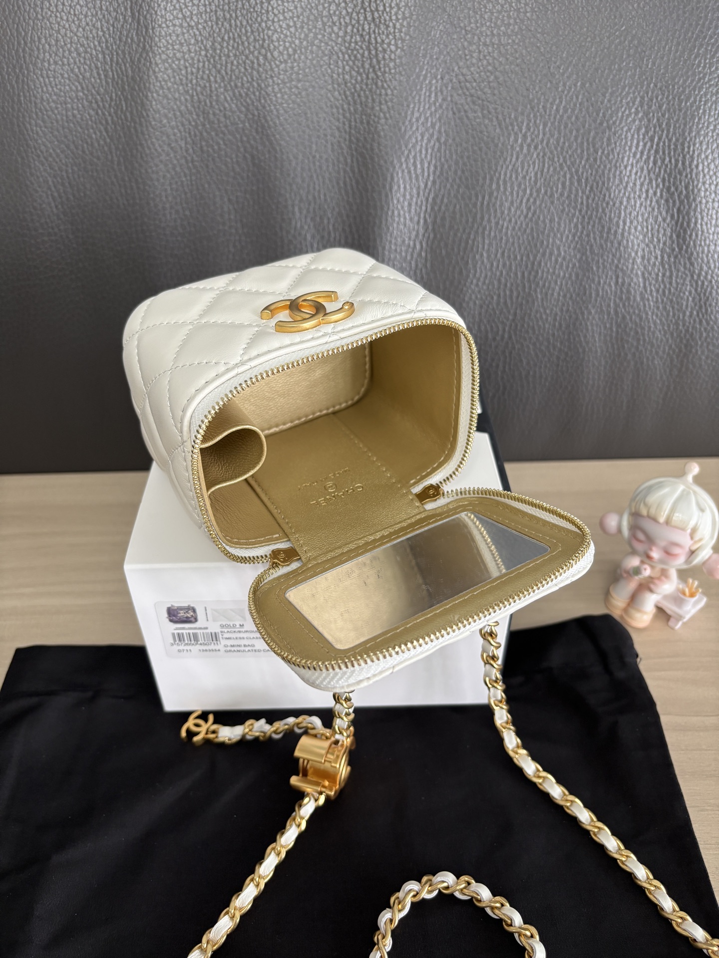 Chanel Lambskin Quilted Cosmetic Box with Chain Strap, 12 cm 9 i1755235120123 9138 0 7
