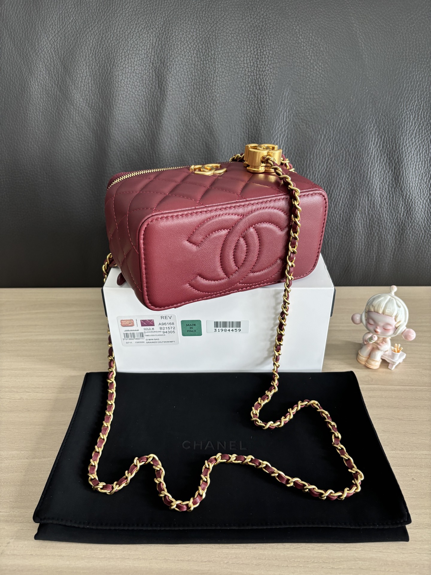 Chanel Lambskin Vanity Case with Chain, Classic Double CC, Burgundy 6 i1755313640029 8170 0 4