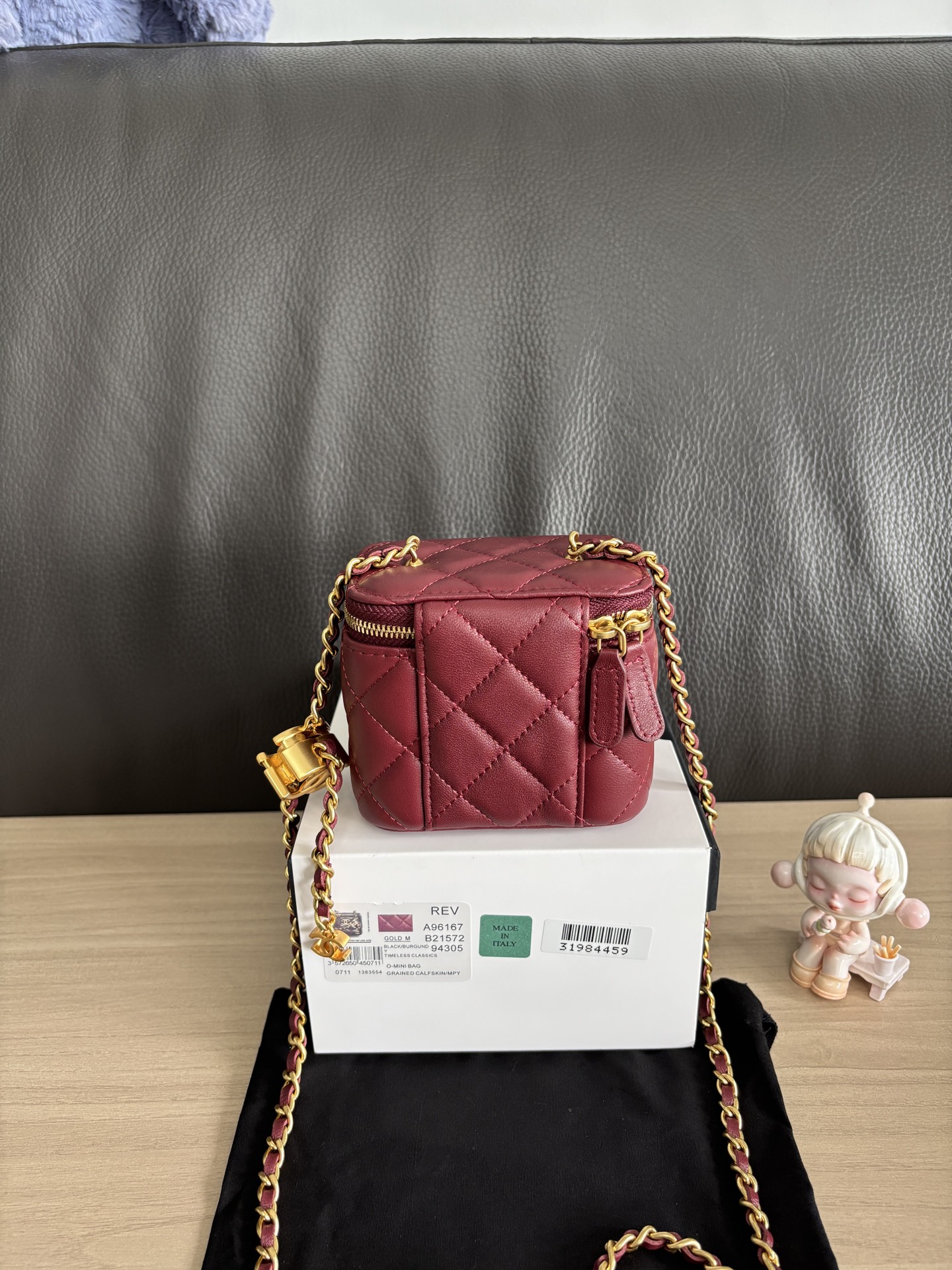 Chanel Lambskin Leather Vanity Bag with Chain, Maroon 5 i1755410357007 1994 0 3