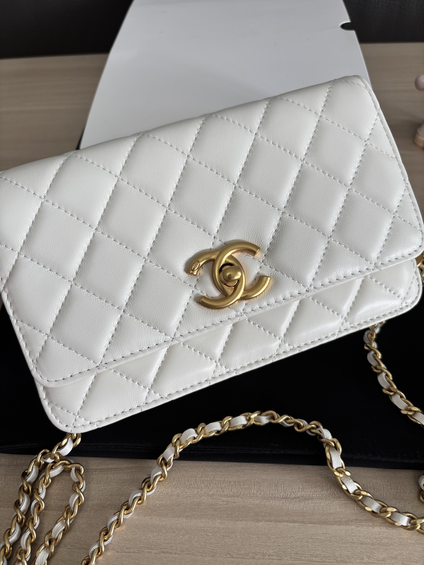 Chanel WOC Wallet on Chain Crossbody Bag White Lambskin Gold Hardware, 19 cm 6 i1755494098627 533 0 5