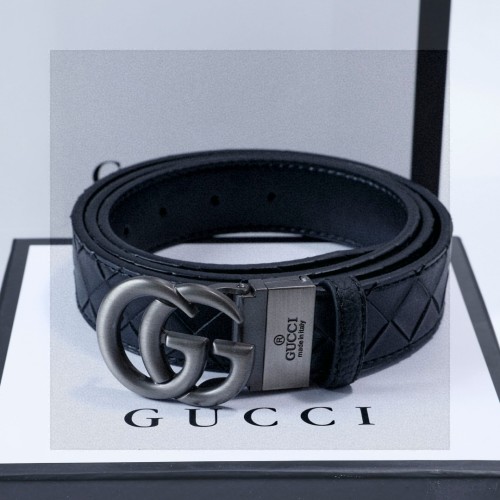 Gucci Men's Black Leather Belt with Double G Buckle, Stylish and Versatile 30 Gucci Men's Black Leather Belt with Double G Buckle, Stylish and Versatile