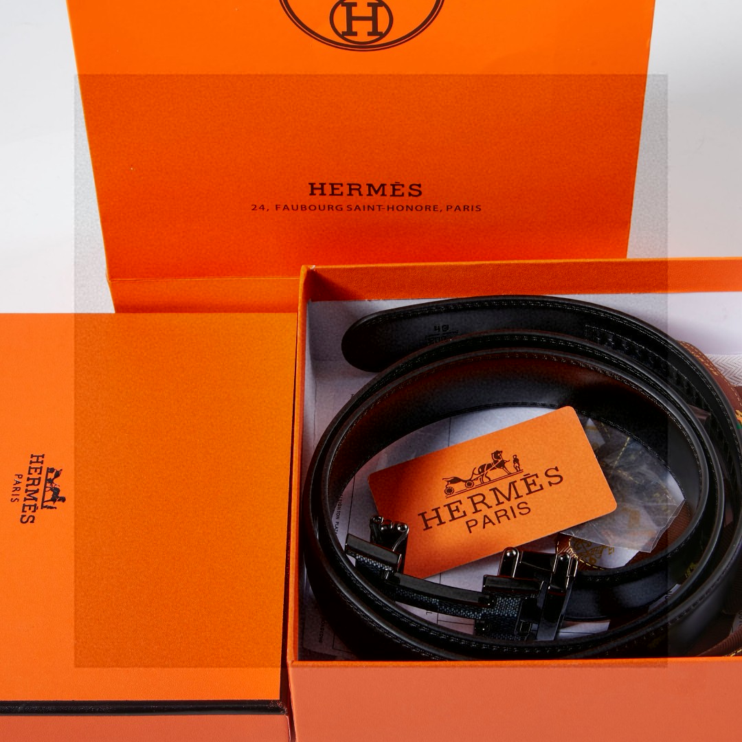 P60。今年最好看爱马仕Hermes皮带来喽 东莞纯原单货 纯钢的标志性爱马仕皮带头 份量特别重 质量非常好 皮带采用的专柜原版的 双面头层皮制成 绝对的好东西 不仅卖 也推荐各位自留 非常的有档次 爱马仕绝对是身份地位的象征 关键它真的品质不输专柜 绝对不忽悠 东西不好你直接砸我脸上 放心入 皮带配全套专柜包装盒 手提袋 真心好看 
尺码：120cm 长短可调节 自动扣设计 实在是方便 强烈推荐