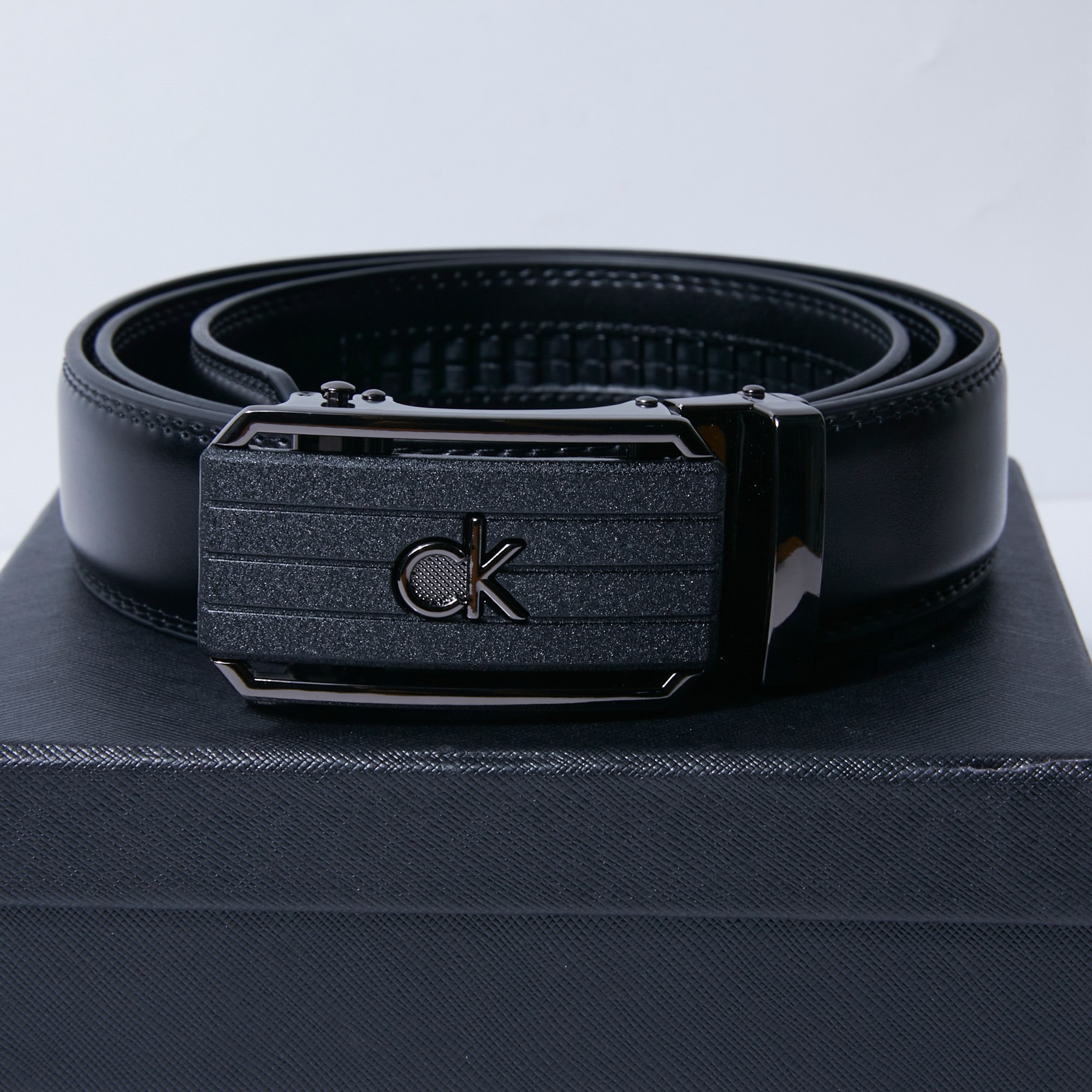 Calvin Klein Men's Black Leather Belt with Automatic Smooth Buckle