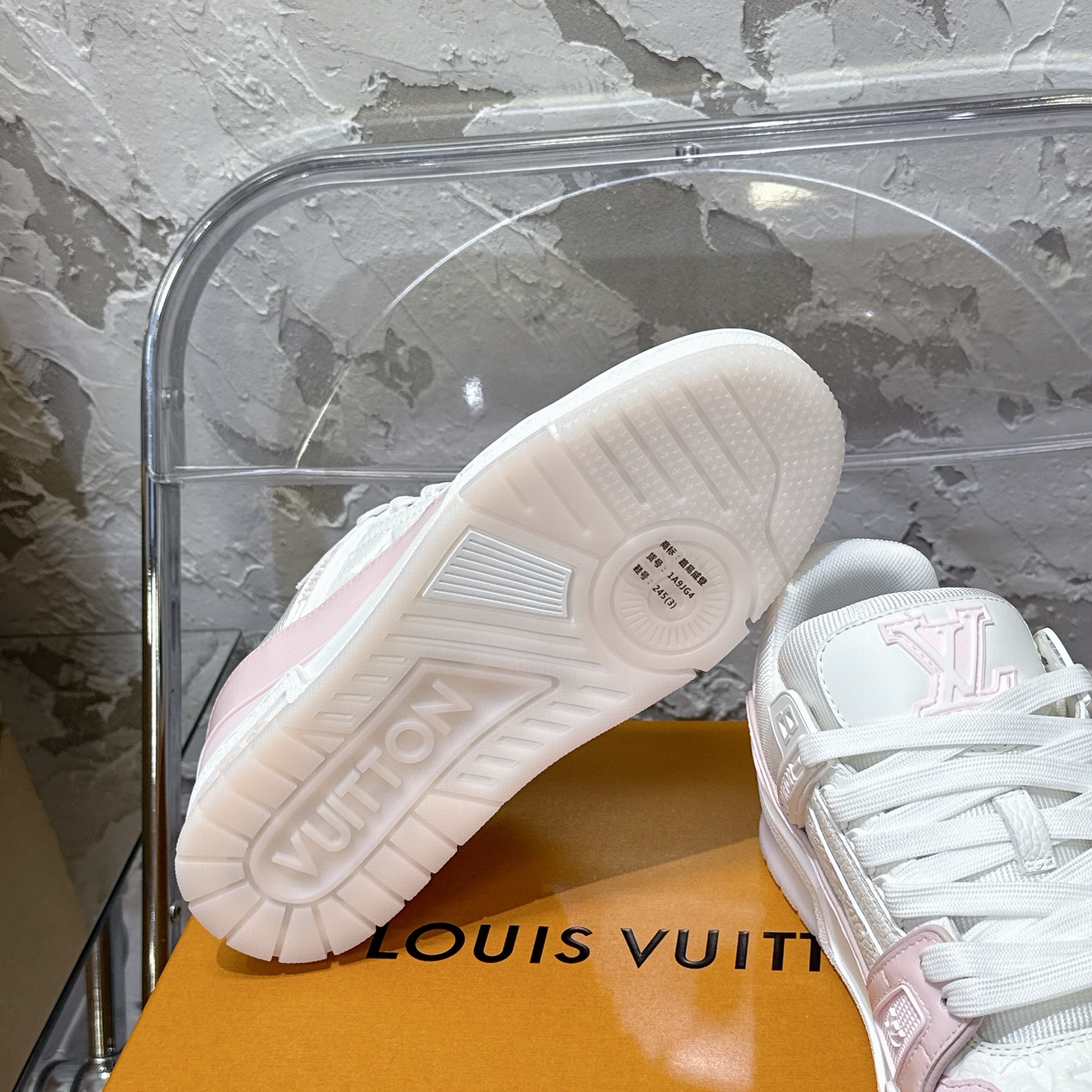 Louis Vuitton Sneakers