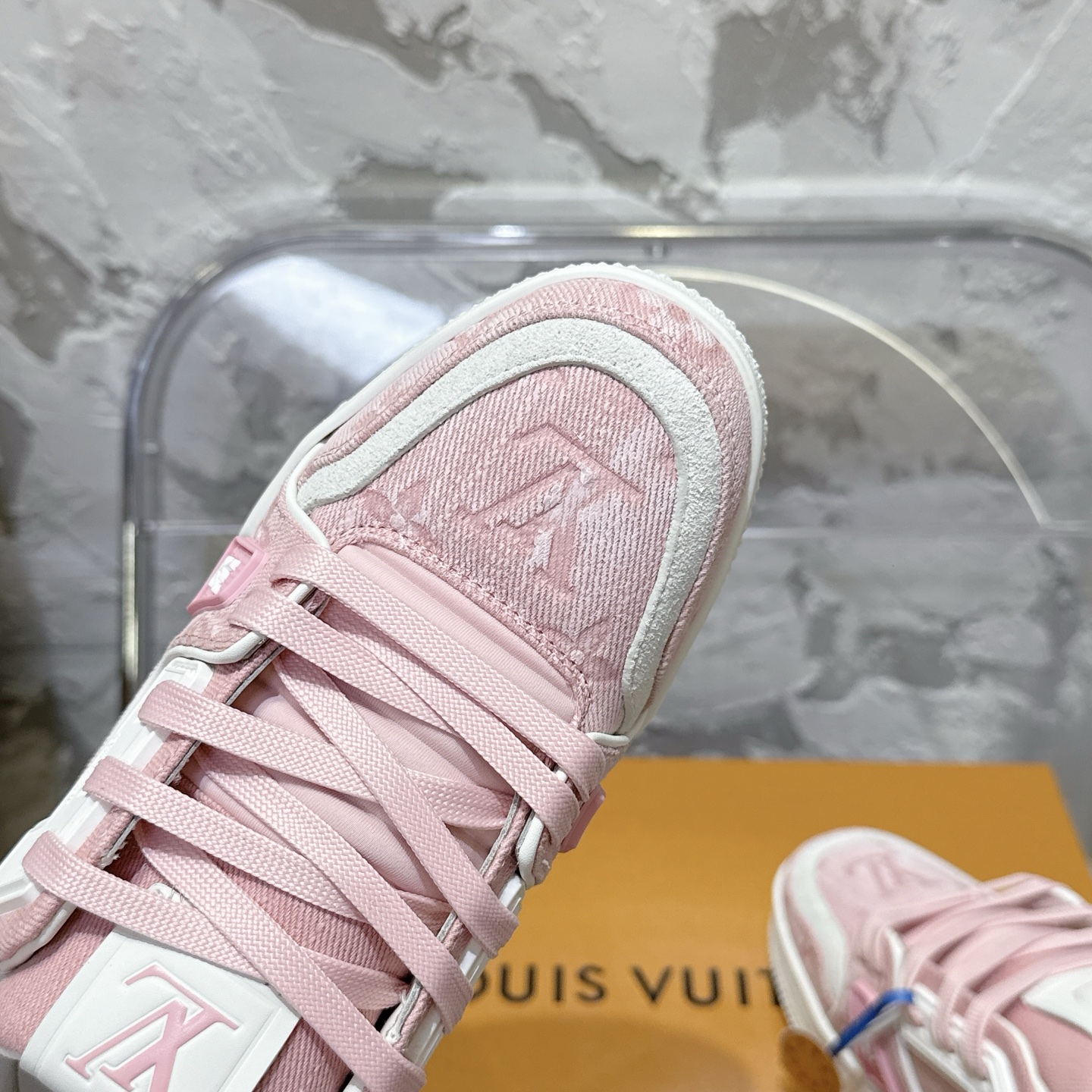 Louis Vuitton Sneakers