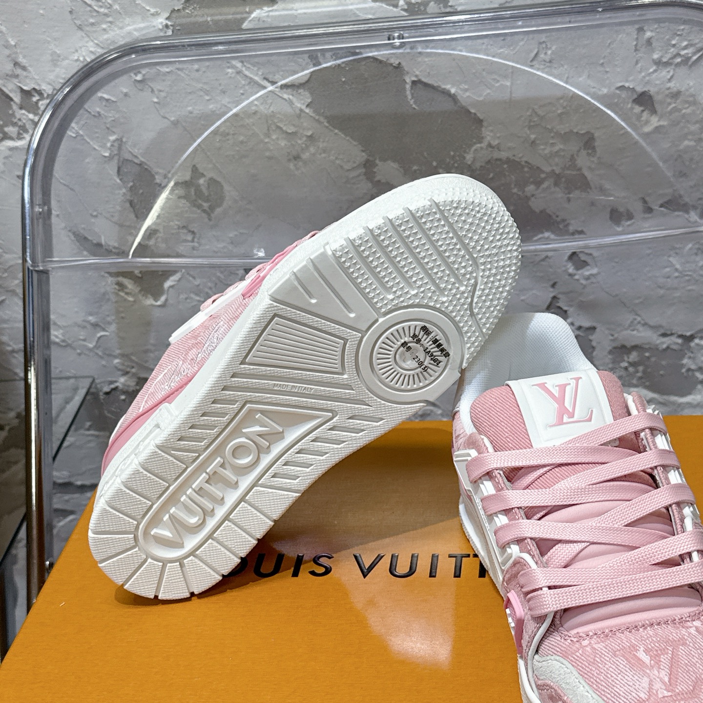 Louis Vuitton Sneakers