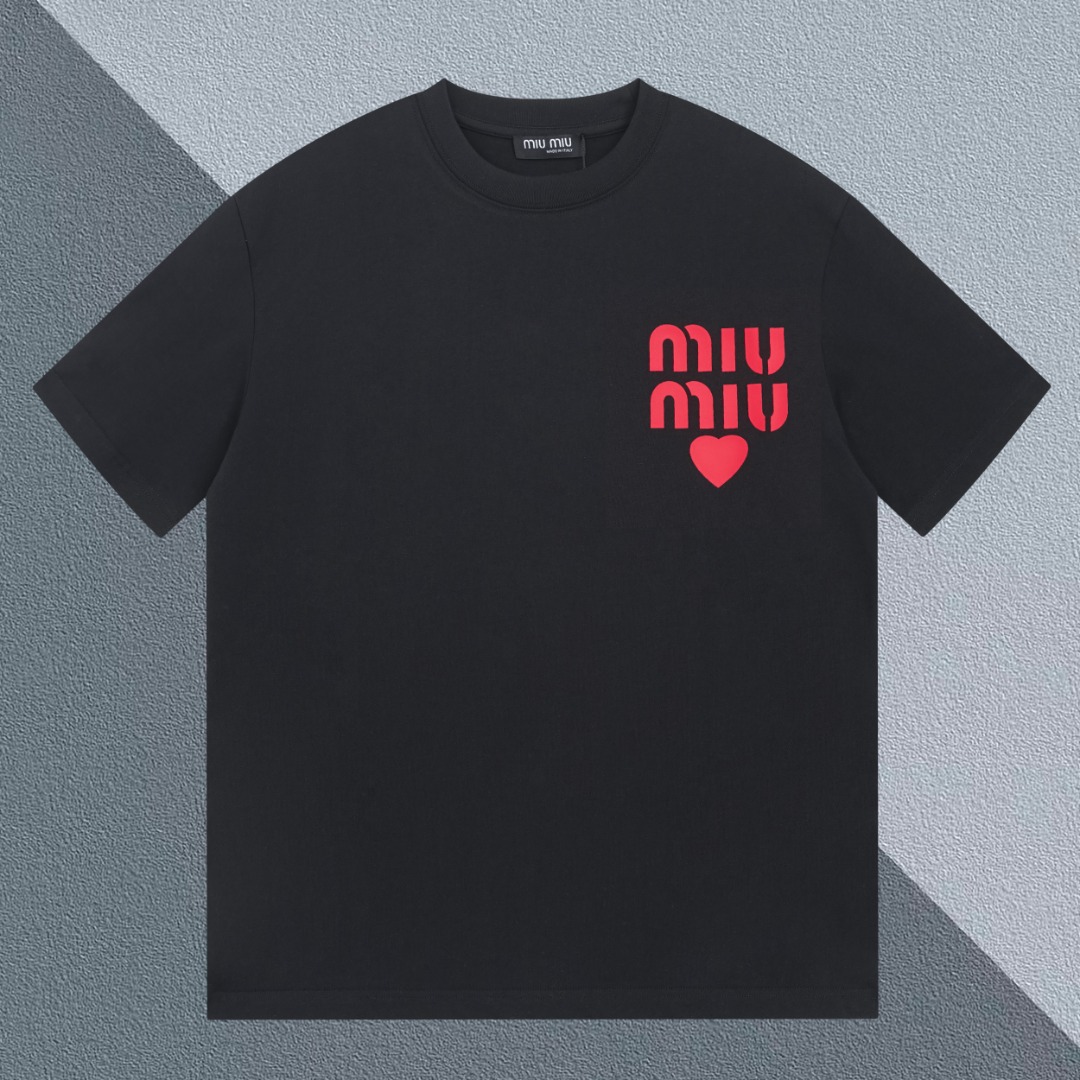 P90 miu miu 2024秋冬新款 硅胶圆领260g短袖tee 实物很棒男女同款宽松版
尺码:XS S M L
颜色 :黑色 白色