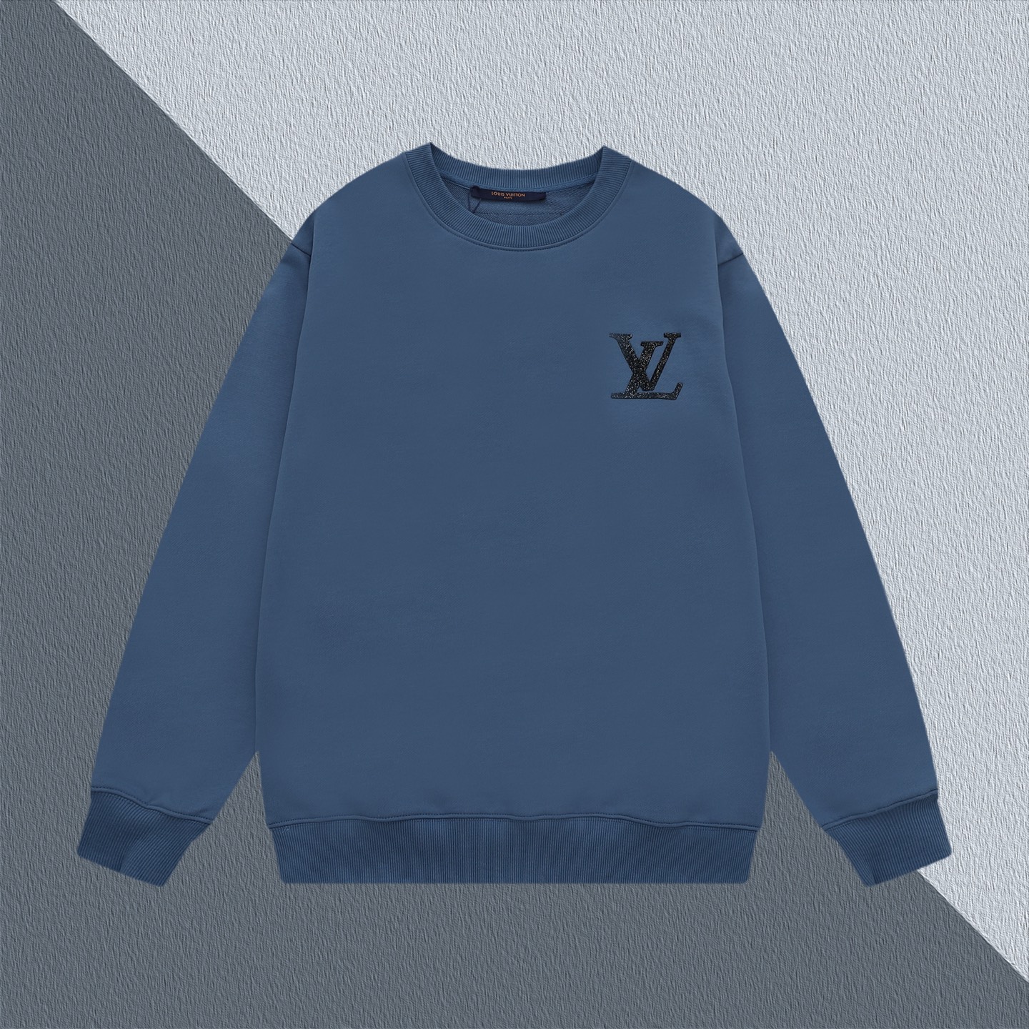 Louis Vuitton 1V Logo Crewneck Sweatshirt - Comfortable & Stylish Unisex Fit