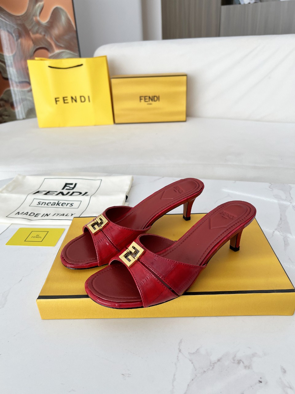 NO:424130,Fendi new square buckle 36-42 (customized for 41 and 42) genuine leather outsole eel leather P heel height 4CM, slippers, fendi, slippers, Leather soles19860909Fendi 新款方扣拖36-42（41、42定做） 真皮大底 鳗鱼皮 P 跟高 4CM,拖鞋,fendi,slippers,Leather soles,Women's Shoes