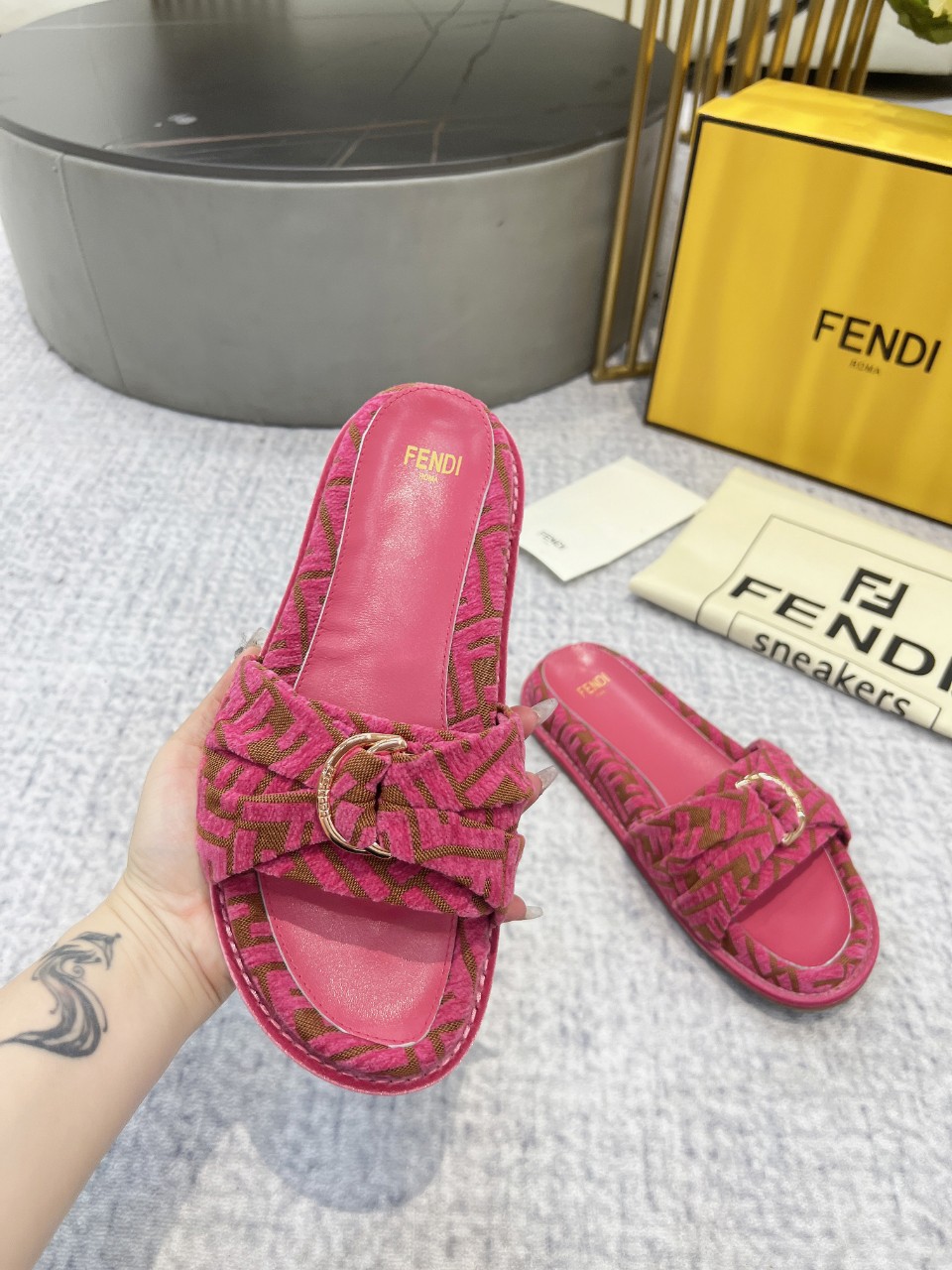 NO:226269,Fendi slippers men and women 35-46, slippers, fendi, slippers19860909芬迪拖鞋男女款35-46,拖鞋,fendi,slippers,Women's Shoes