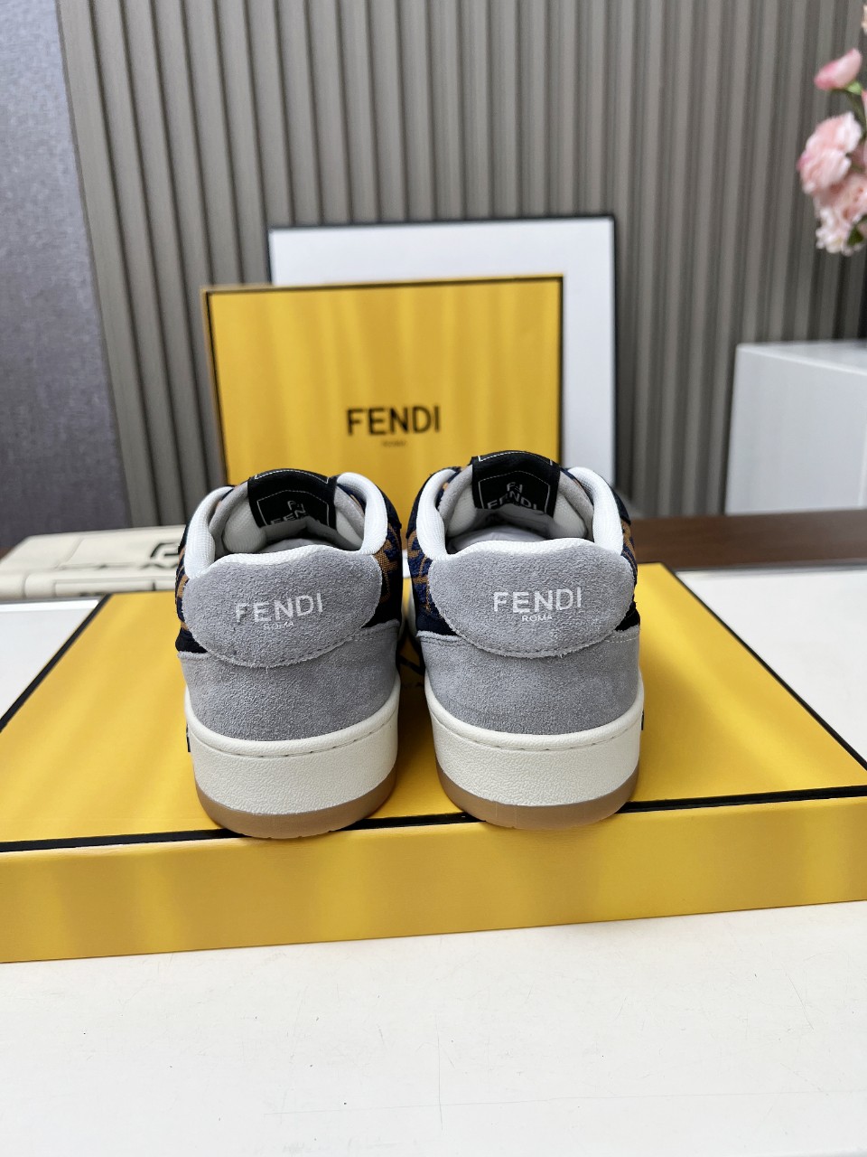 Fendi Style Leather Men's Shoes style reference detail image 5 from source 781711