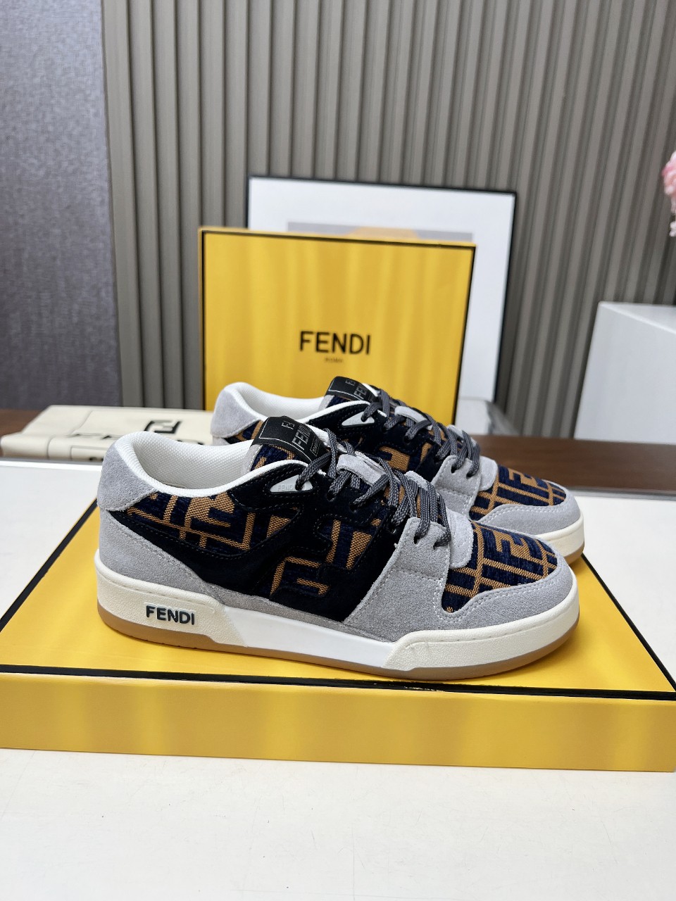 Fendi Style Leather Men's Shoes style reference detail image 4 from source 781711