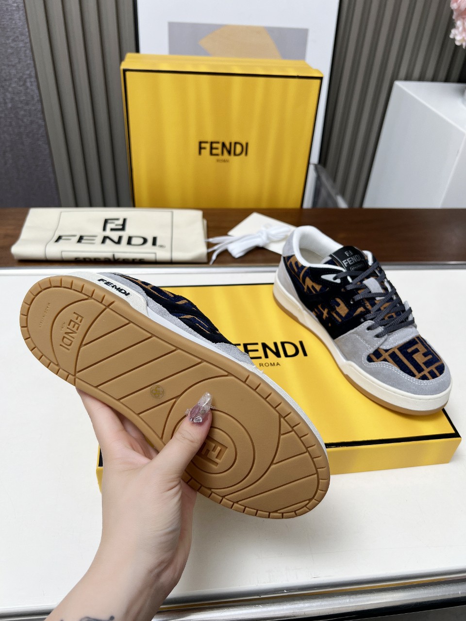 Fendi Style Leather Men's Shoes style reference detail image 9 from source 781711