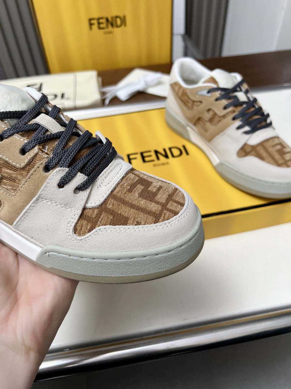 Fendi Style Leather Men's Shoes style reference detail image 7 from source 781706