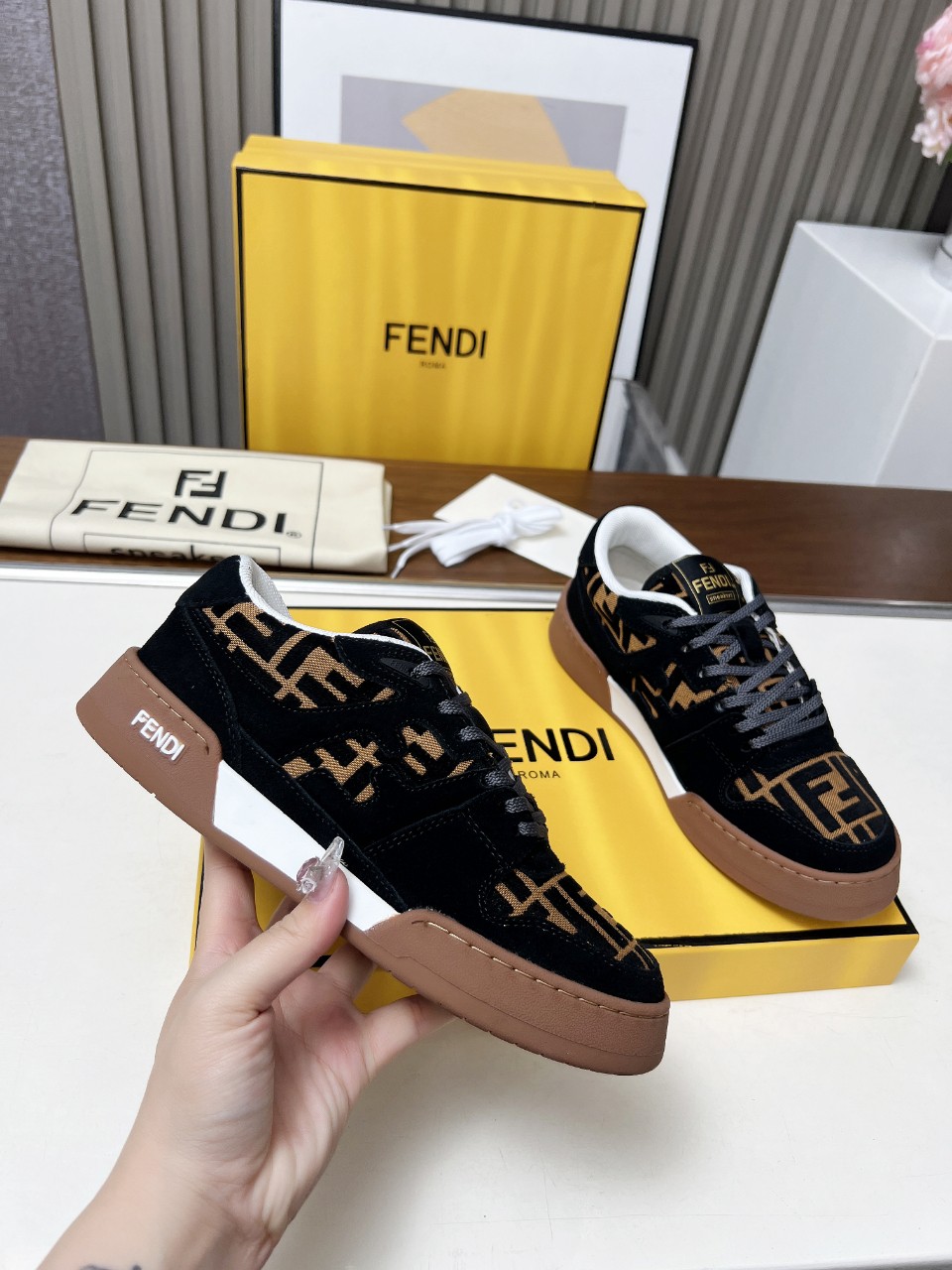 Fendi Style Leather Men's Shoes style reference detail image 4 from source 781702