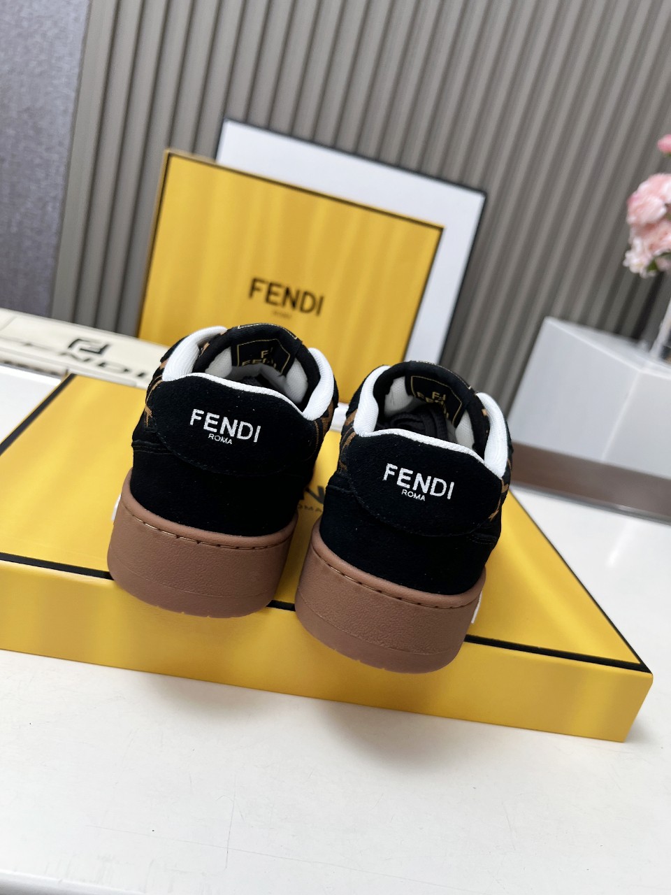 Fendi Style Leather Men's Shoes style reference detail image 5 from source 781702