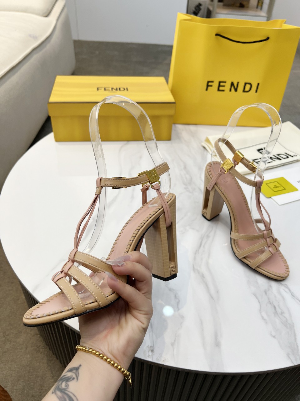 NO:248485,Fendi's new model is launched, heel height 10CM 35-40 (customized for 41, 42, 43), high heels, fendi, high heels19860909芬迪新款上线  跟高10CM 35-40（41、42、43定做）,高跟鞋,fendi,high heels,Women's Shoes