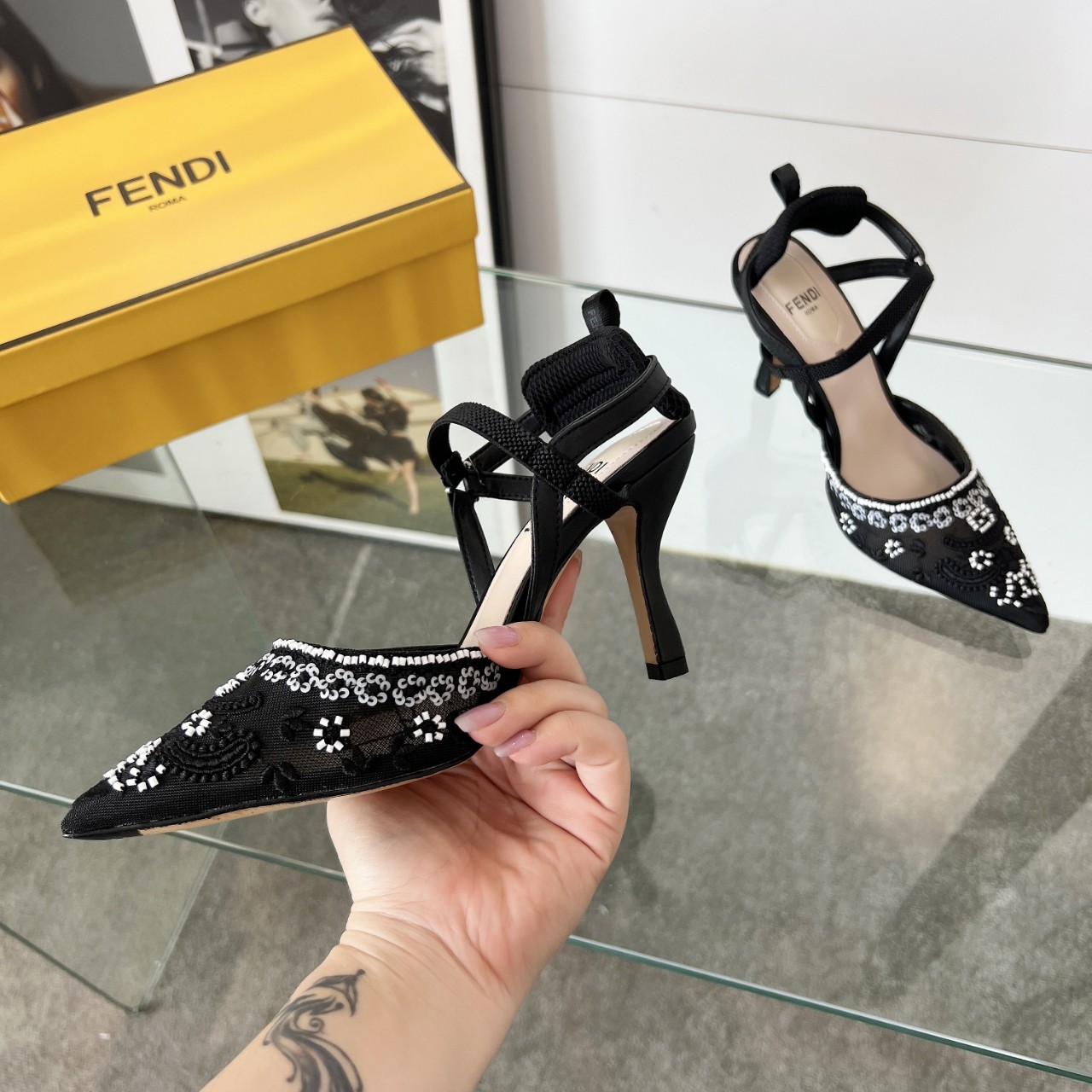 NO:876712,Fendi new model is online. Heel height: 5.5 8.5 35-40 (41, 42, customized), sandals, fendi, sandals19860909芬迪新款上线  跟高: 5.5 8.5 35-40（41、42、定做）,凉鞋,fendi,sandals,Women's Shoes
