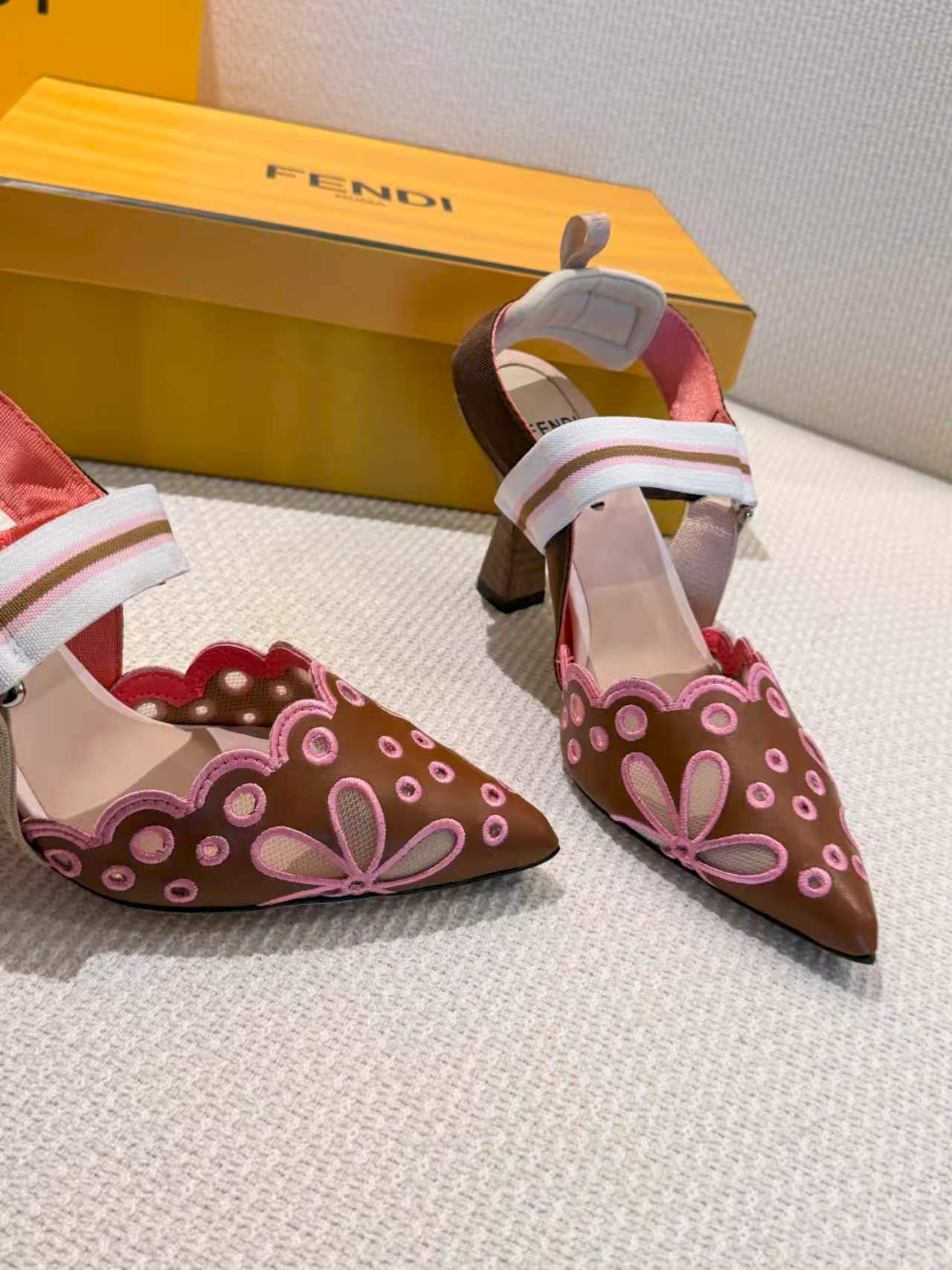 NO:876737,35-40 (41, 42 customized) Heel height 8.5/5.5 Leather outsole, sandals, sandals, Leather soles1986090935-40（41、42定做） 跟高 8.5/5.5 真皮大底,凉鞋,sandals,Leather soles,Women's Shoes