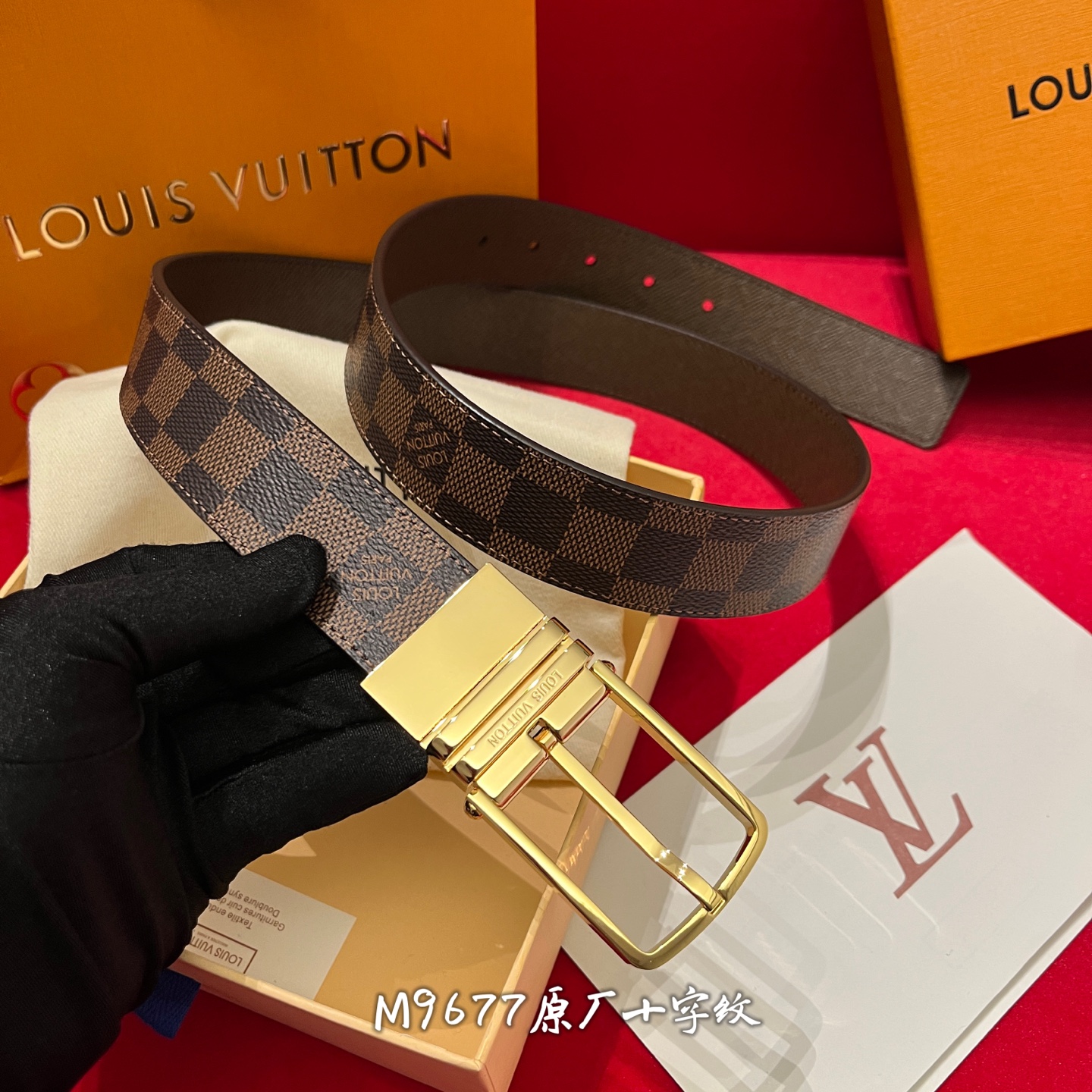 Louis Vuitton 宽 3.5cm · 𝕃𝕠𝕦𝕚𝕤 𝕧𝕦𝕚𝕥𝕥𝕠𝕟 男士頂級腰帶 寬度35毫米 精緻的四方针扣 M9677 面为訂製帆布面料 衬托進口原廠十字紋做底 頂級做工配置頂級材料 讓您進出專櫃無壓力