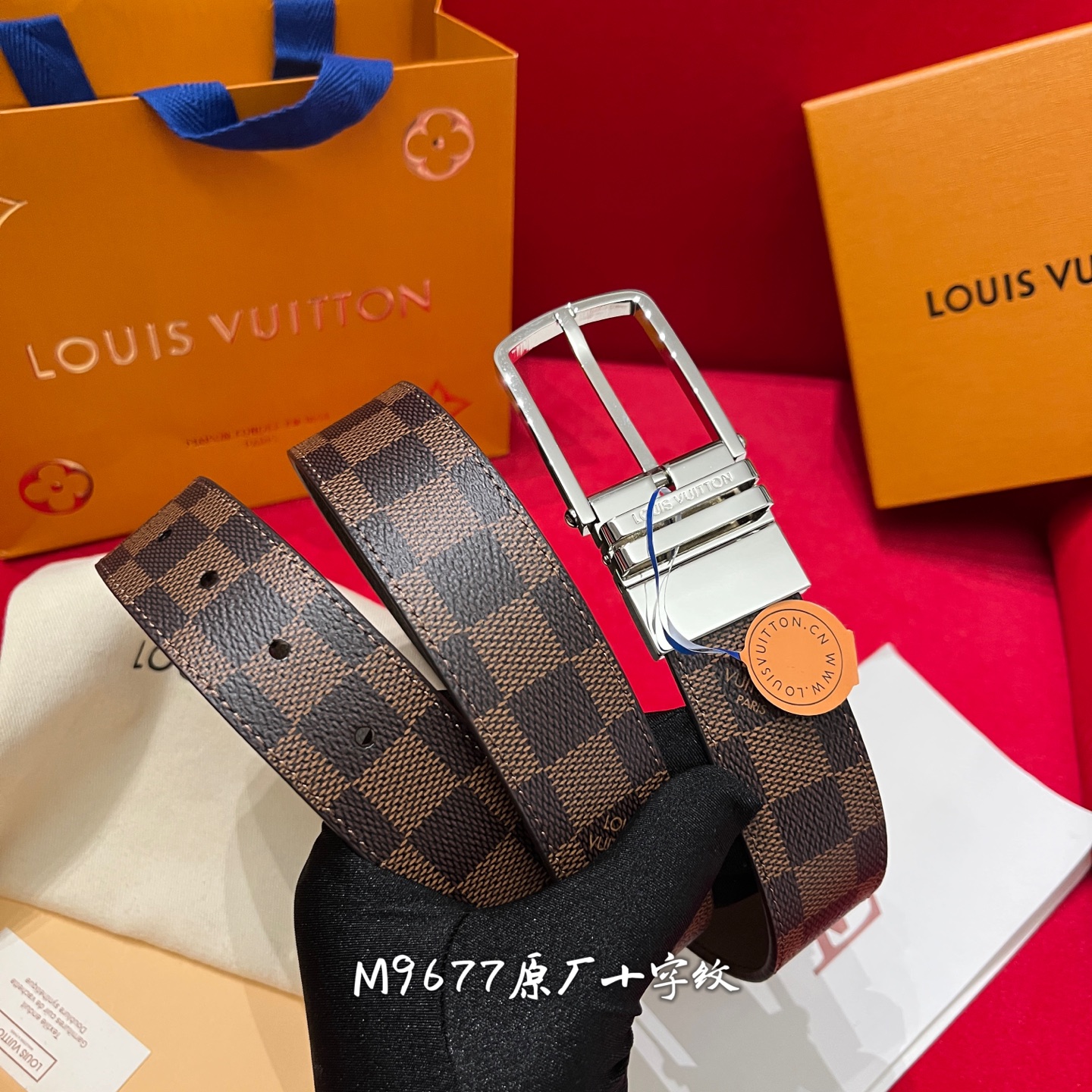 Louis Vuitton 宽 3.5cm · 𝕃𝕠𝕦𝕚𝕤 𝕧𝕦𝕚𝕥𝕥𝕠𝕟 男士頂級腰帶 寬度35毫米 精緻的四方针扣 M9677 面为訂製帆布面料 衬托進口原廠十字紋做底 頂級做工配置頂級材料 讓您進出專櫃無壓力