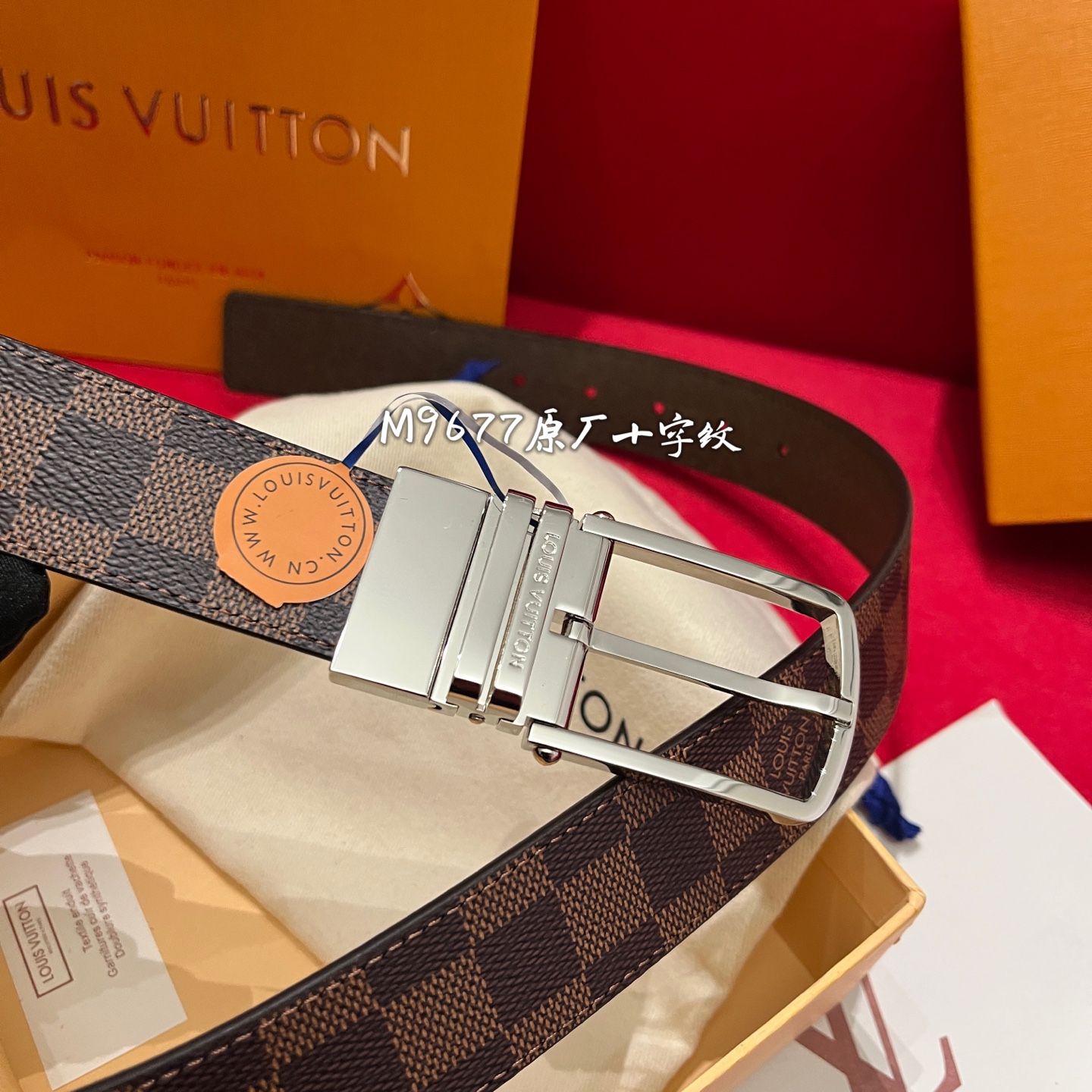 Louis Vuitton 宽 3.5cm · 𝕃𝕠𝕦𝕚𝕤 𝕧𝕦𝕚𝕥𝕥𝕠𝕟 男士頂級腰帶 寬度35毫米 精緻的四方针扣 M9677 面为訂製帆布面料 衬托進口原廠十字紋做底 頂級做工配置頂級材料 讓您進出專櫃無壓力