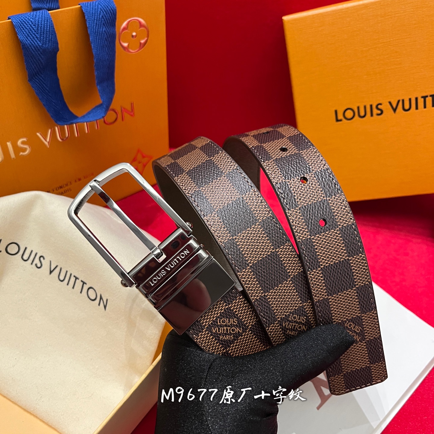 Louis Vuitton 宽 3.5cm · 𝕃𝕠𝕦𝕚𝕤 𝕧𝕦𝕚𝕥𝕥𝕠𝕟 男士頂級腰帶 寬度35毫米 精緻的四方针扣 M9677 面为訂製帆布面料 衬托進口原廠十字紋做底 頂級做工配置頂級材料 讓您進出專櫃無壓力