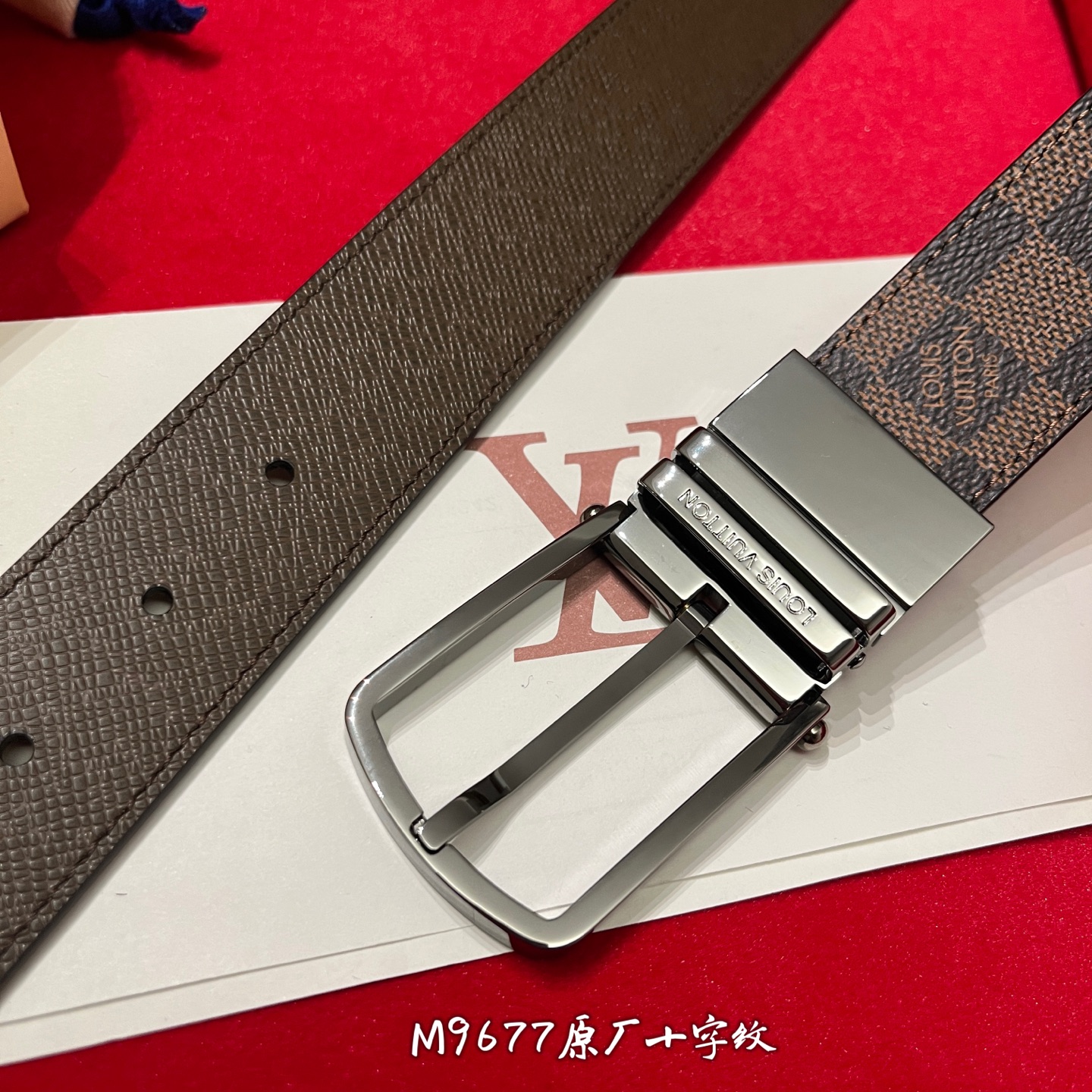Louis Vuitton 宽 3.5cm · 𝕃𝕠𝕦𝕚𝕤 𝕧𝕦𝕚𝕥𝕥𝕠𝕟 男士頂級腰帶 寬度35毫米 精緻的四方针扣 M9677 面为訂製帆布面料 衬托進口原廠十字紋做底 頂級做工配置頂級材料 讓您進出專櫃無壓力