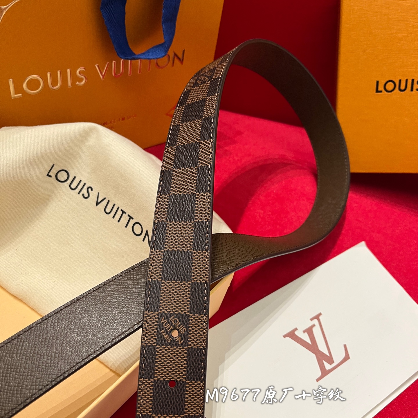 Louis Vuitton 宽 3.5cm · 𝕃𝕠𝕦𝕚𝕤 𝕧𝕦𝕚𝕥𝕥𝕠𝕟 男士頂級腰帶 寬度35毫米 精緻的四方针扣 M9677 面为訂製帆布面料 衬托進口原廠十字紋做底 頂級做工配置頂級材料 讓您進出專櫃無壓力