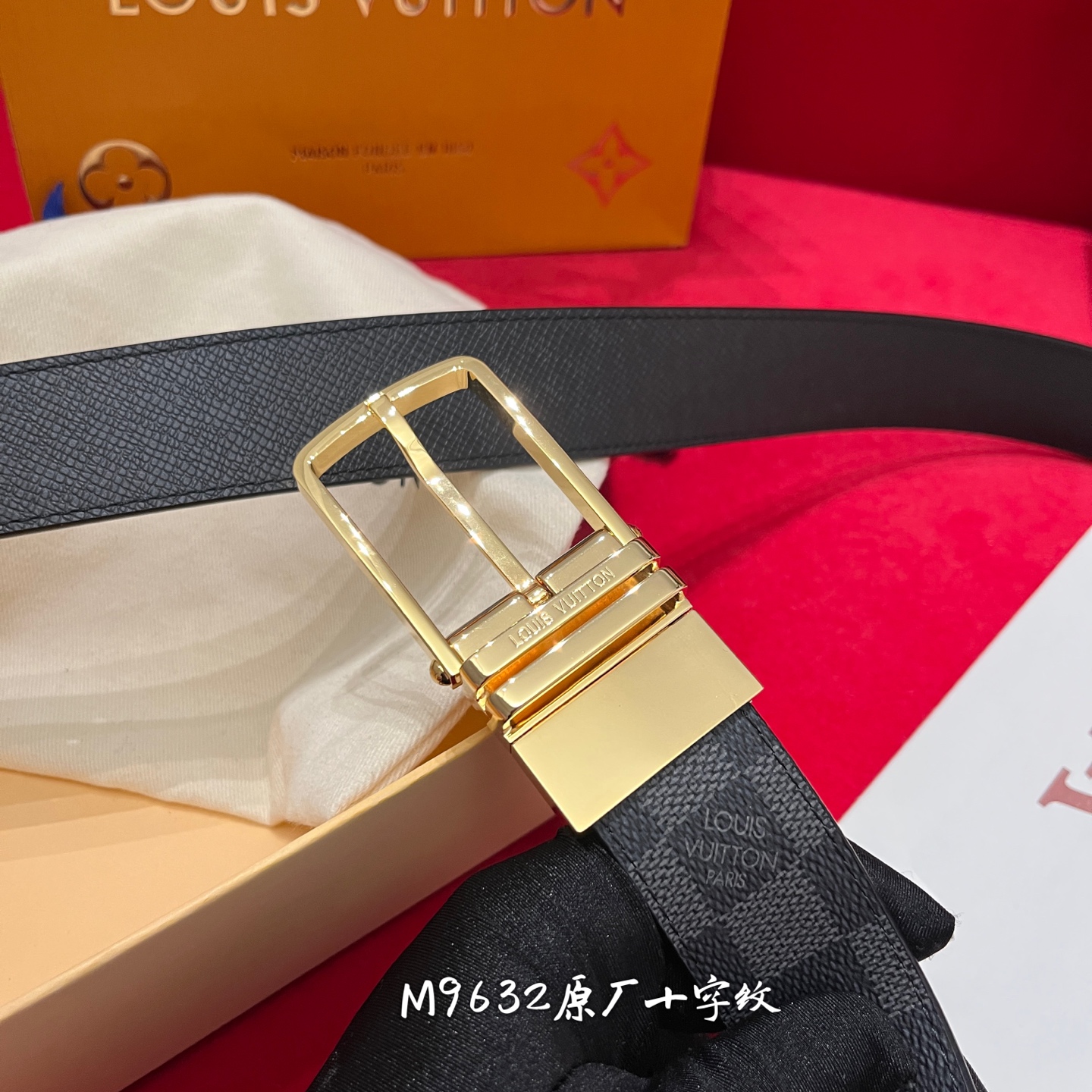 Louis Vuitton 宽 3.5cm · 𝕃𝕠𝕦𝕚𝕤 𝕧𝕦𝕚𝕥𝕥𝕠𝕟 男士頂級腰帶 寬度35毫米 精緻的四方针扣 M9632 面为訂製帆布面料 衬托進口原廠十字紋做底 頂級做工配置頂級材料 讓您進出專櫃無壓力