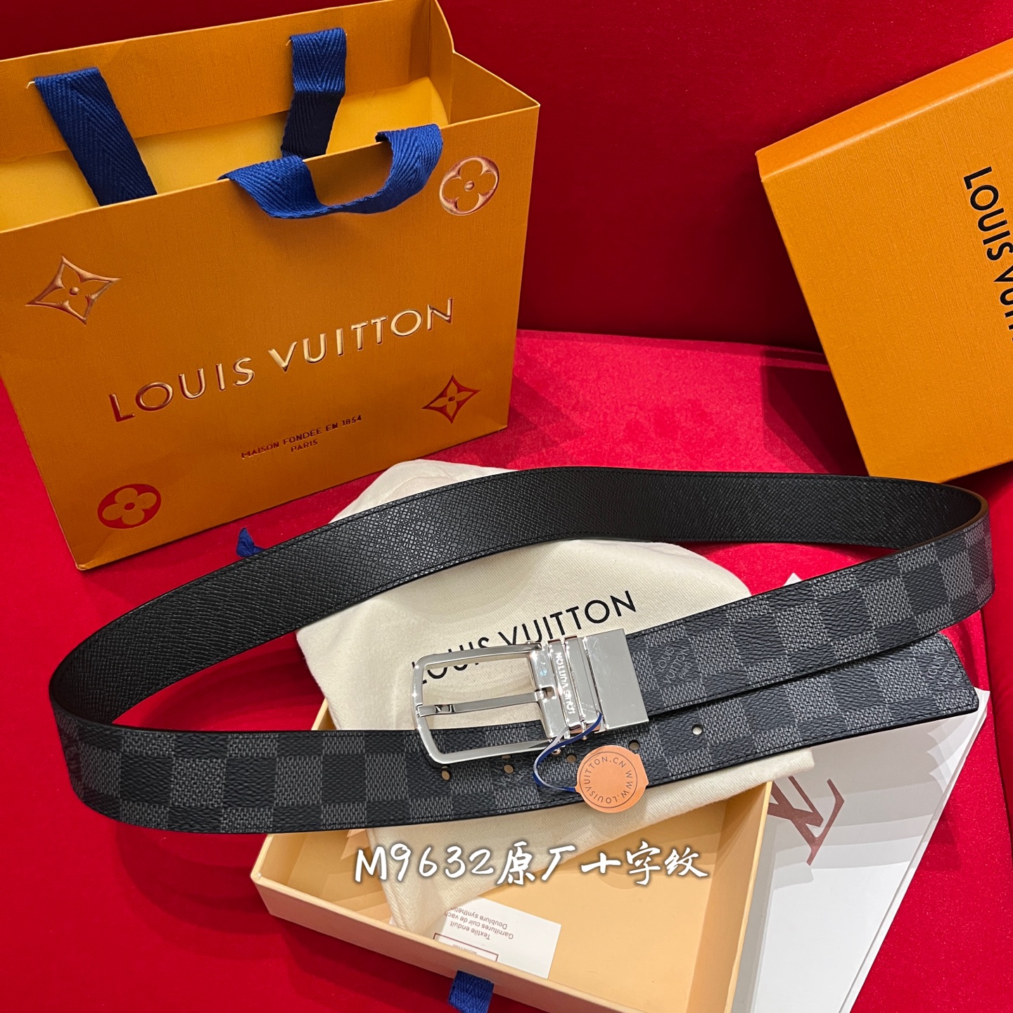 Louis Vuitton 宽 3.5cm · 𝕃𝕠𝕦𝕚𝕤 𝕧𝕦𝕚𝕥𝕥𝕠𝕟 男士頂級腰帶 寬度35毫米 精緻的四方针扣 M9632 面为訂製帆布面料 衬托進口原廠十字紋做底 頂級做工配置頂級材料 讓您進出專櫃無壓力