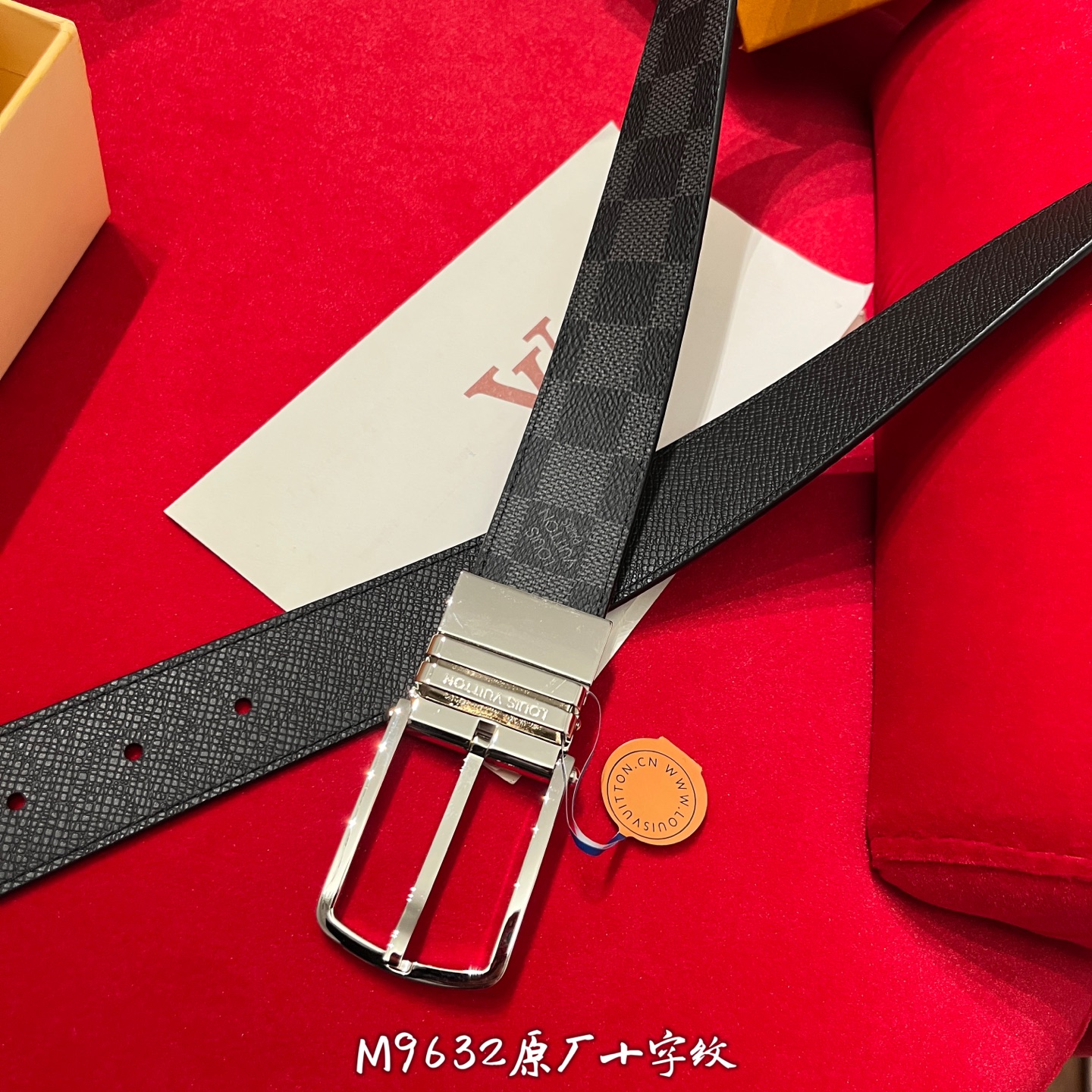 Louis Vuitton 宽 3.5cm · 𝕃𝕠𝕦𝕚𝕤 𝕧𝕦𝕚𝕥𝕥𝕠𝕟 男士頂級腰帶 寬度35毫米 精緻的四方针扣 M9632 面为訂製帆布面料 衬托進口原廠十字紋做底 頂級做工配置頂級材料 讓您進出專櫃無壓力