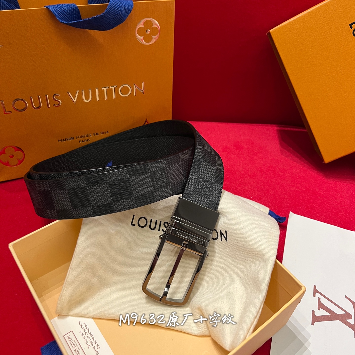 Louis Vuitton 宽 3.5cm · 𝕃𝕠𝕦𝕚𝕤 𝕧𝕦𝕚𝕥𝕥𝕠𝕟 男士頂級腰帶 寬度35毫米 精緻的四方针扣 M9632 面为訂製帆布面料 衬托進口原廠十字紋做底 頂級做工配置頂級材料 讓您進出專櫃無壓力