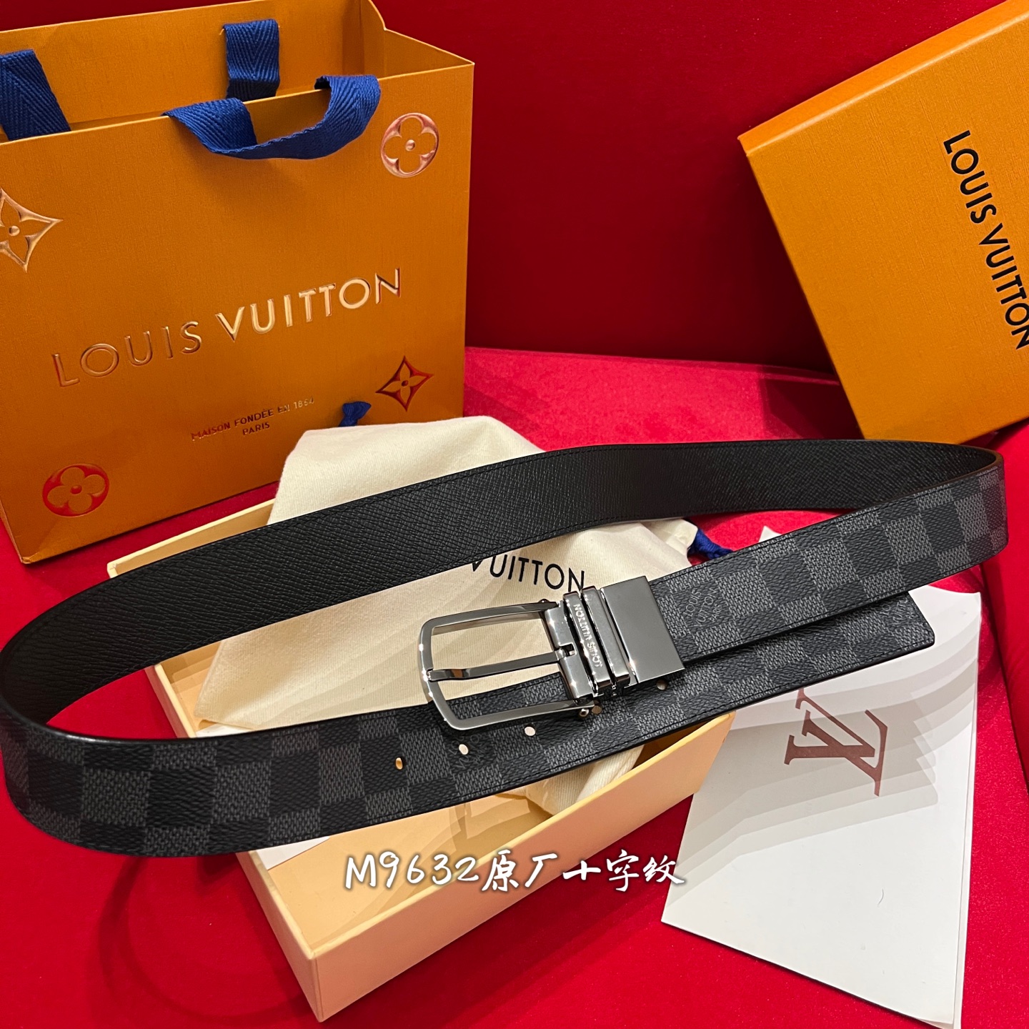 Louis Vuitton 宽 3.5cm · 𝕃𝕠𝕦𝕚𝕤 𝕧𝕦𝕚𝕥𝕥𝕠𝕟 男士頂級腰帶 寬度35毫米 精緻的四方针扣 M9632 面为訂製帆布面料 衬托進口原廠十字紋做底 頂級做工配置頂級材料 讓您進出專櫃無壓力
