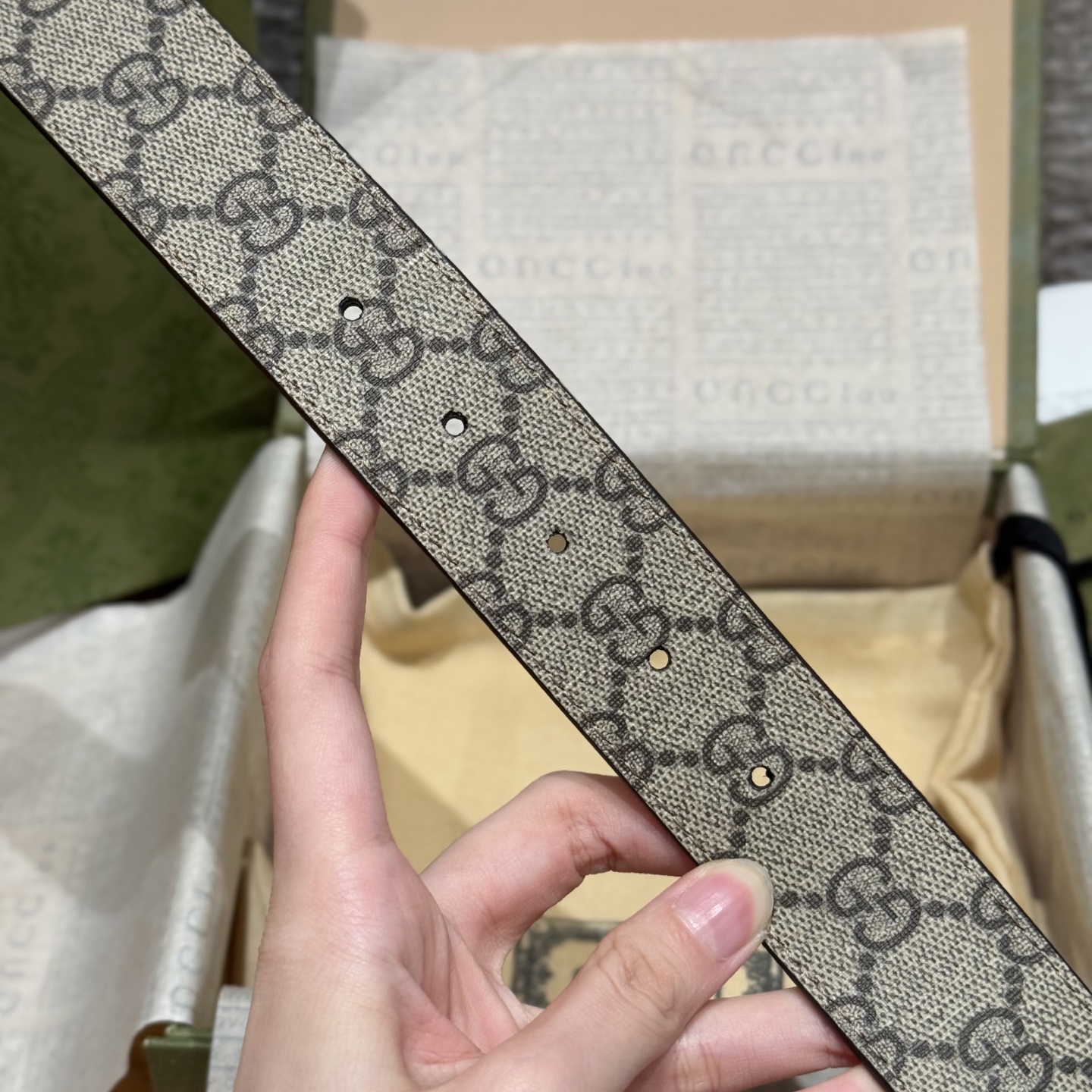 G家🤔顶級原單 原版復刻出品 寬度3.5  於經典之中融入新意 带身饰有双G标识 原厂牛皮底 搭配方形镂
