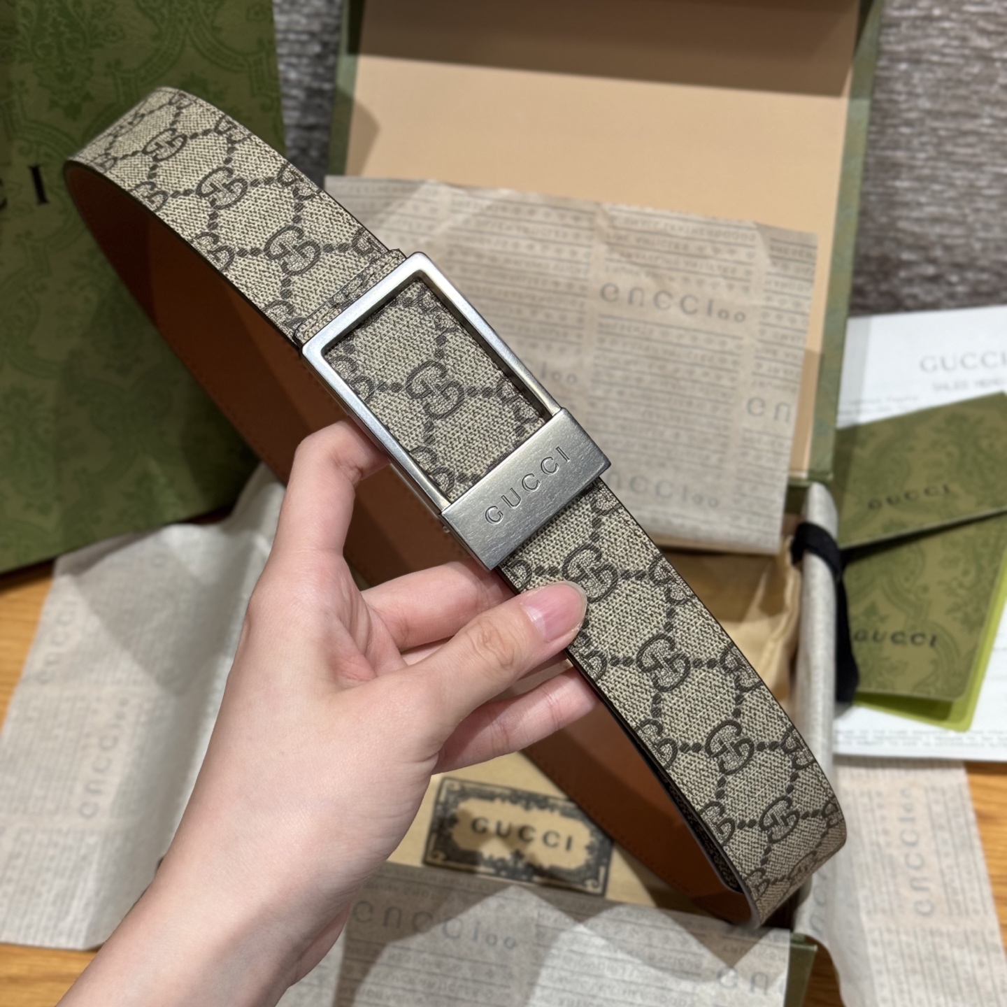 G家🤔顶級原單 原版復刻出品 寬度3.5  於經典之中融入新意 带身饰有双G标识 原厂牛皮底 搭配方形镂