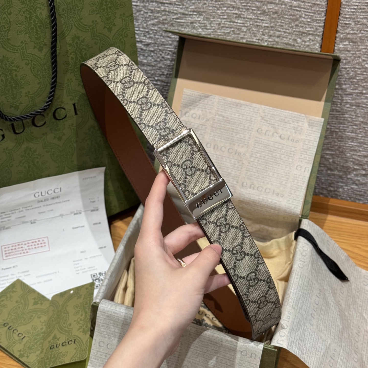 G家🤔顶級原單 原版復刻出品 寬度3.5  於經典之中融入新意 带身饰有双G标识 原厂牛皮底 搭配方形镂