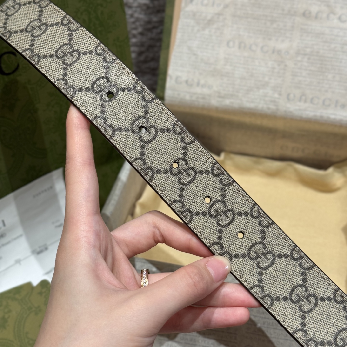G家🤔顶級原單 原版復刻出品 寬度3.5  於經典之中融入新意 带身饰有双G标识 原厂牛皮底 搭配方形镂