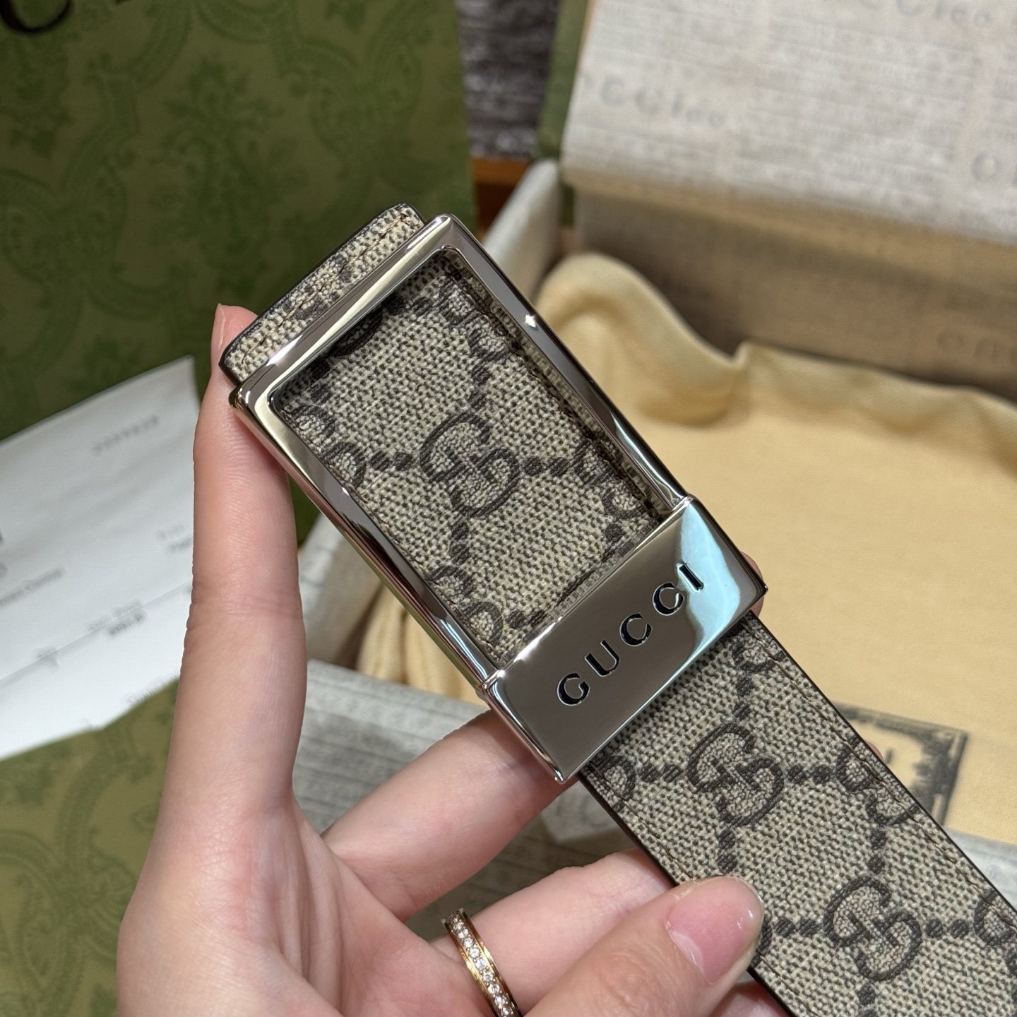 G家🤔顶級原單 原版復刻出品 寬度3.5  於經典之中融入新意 带身饰有双G标识 原厂牛皮底 搭配方形镂