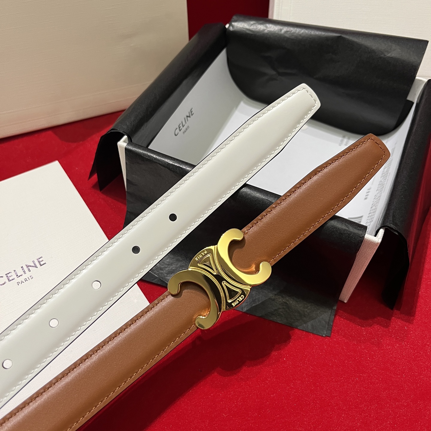 Celine 代购级 Celine/赛琳 宽度2 5cm 男女通用款 采用数量稀少的 专用小牛皮 搭配 凯旋门搭扣 独家 手工 进口边油 包装