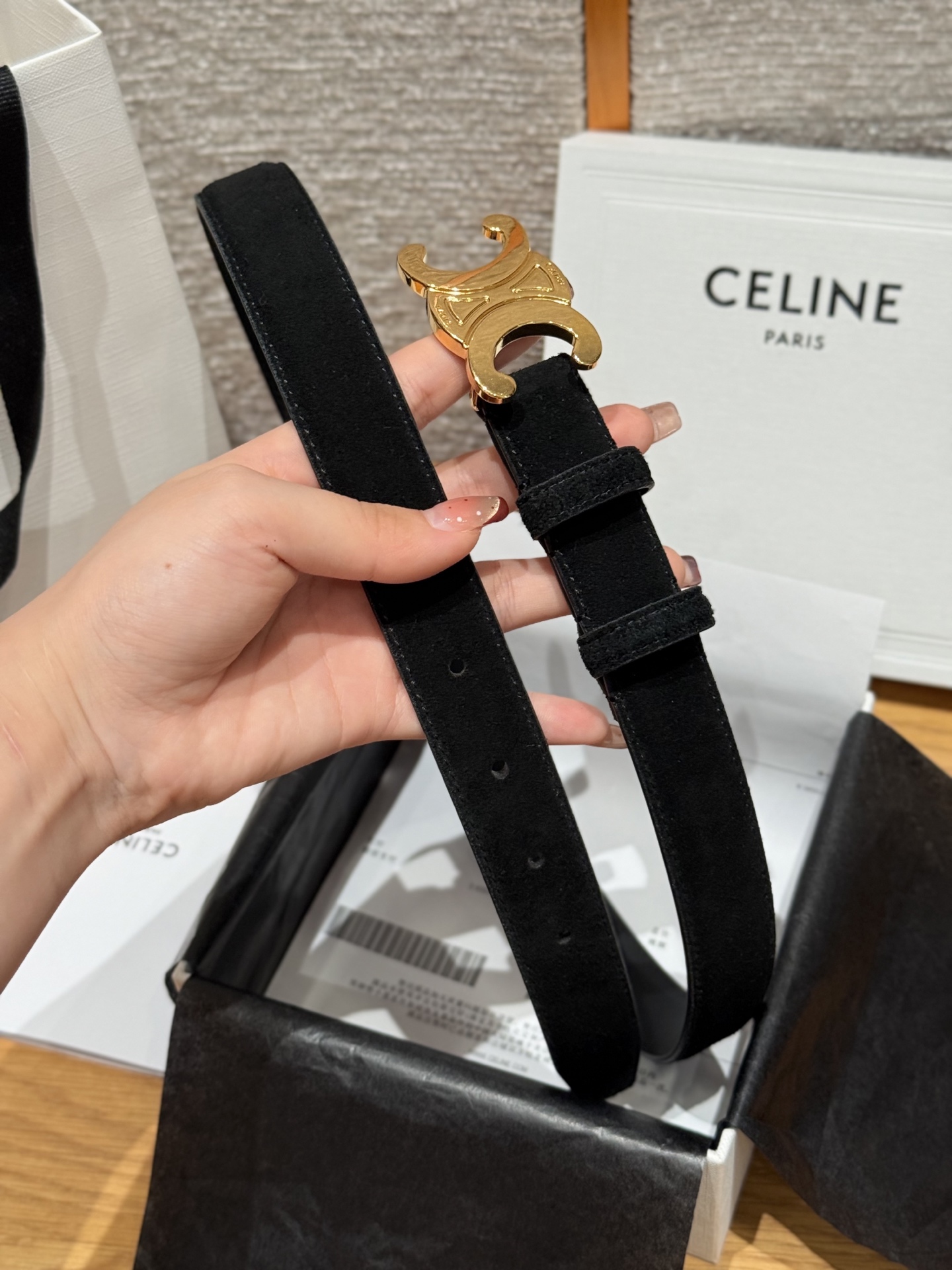 Celine 代购级 Celine/赛琳 男女通用款 采用数量稀少的 专用绒绒小牛皮 搭配 凯旋门搭扣 独家 手工 进口边油
